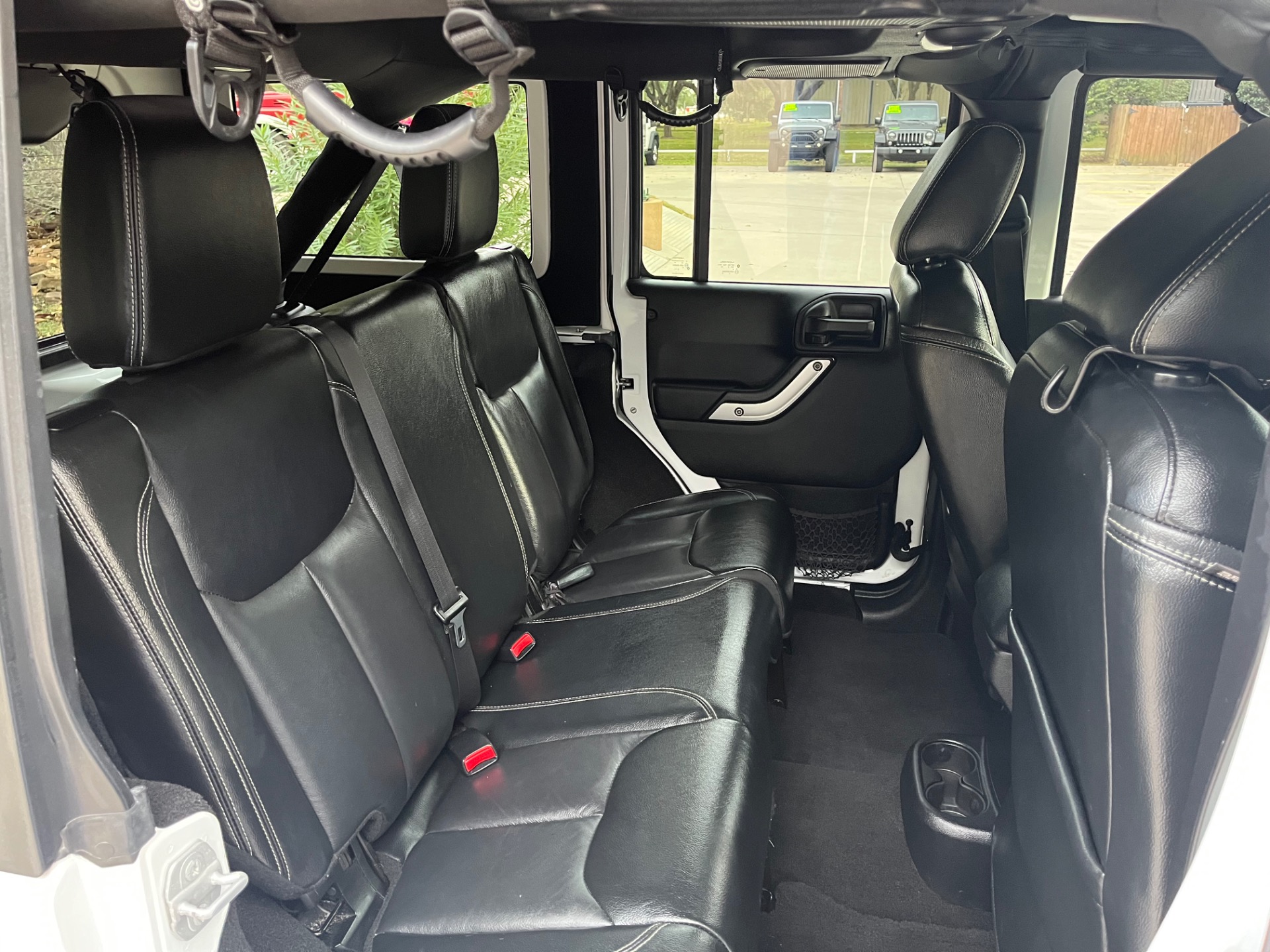 Used-2016-Jeep-Wrangler-Unlimited-Rubicon