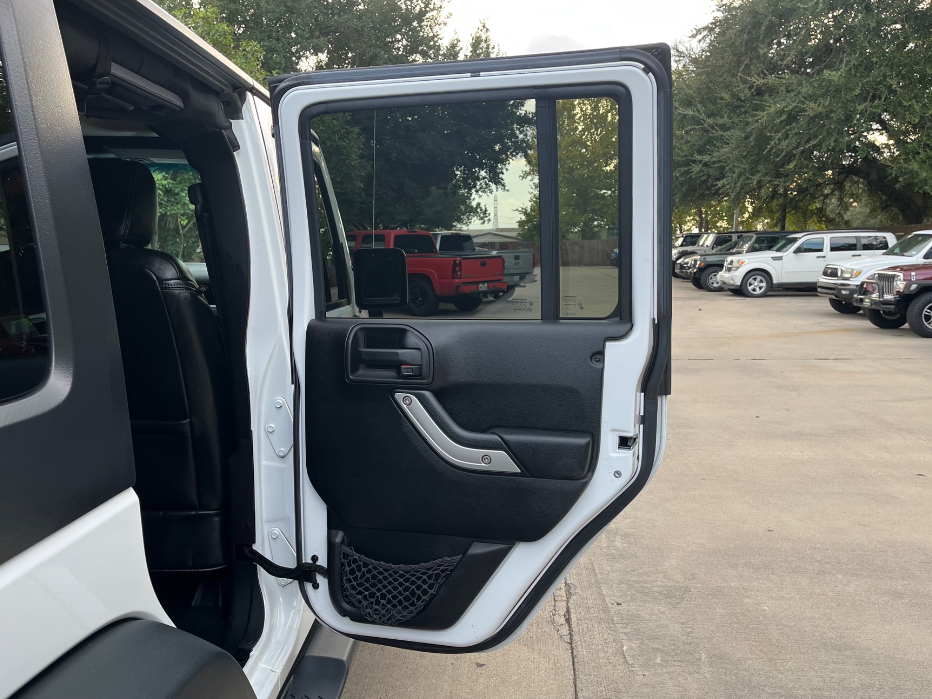 Used-2016-Jeep-Wrangler-Unlimited-Rubicon