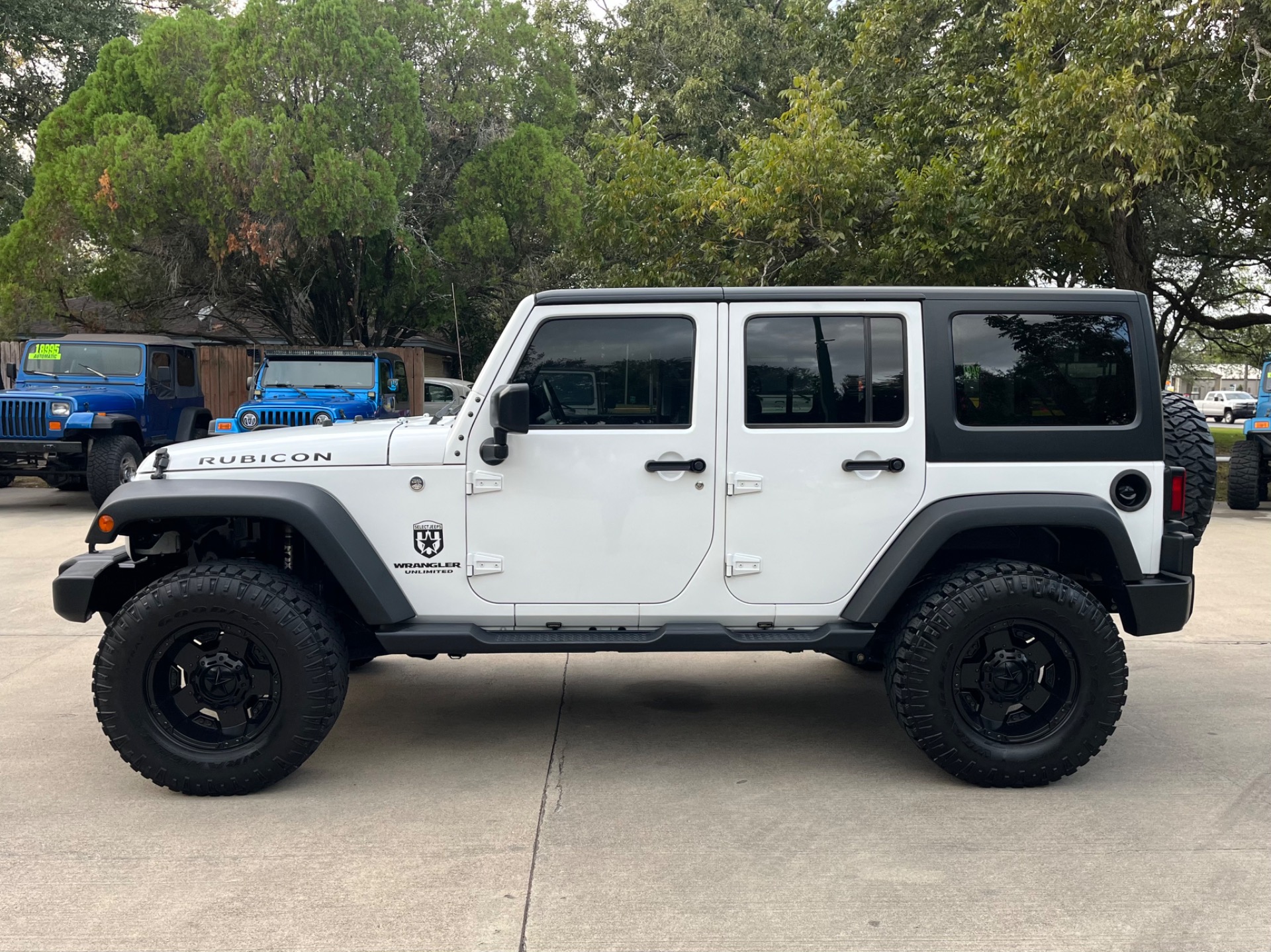 Used-2016-Jeep-Wrangler-Unlimited-Rubicon