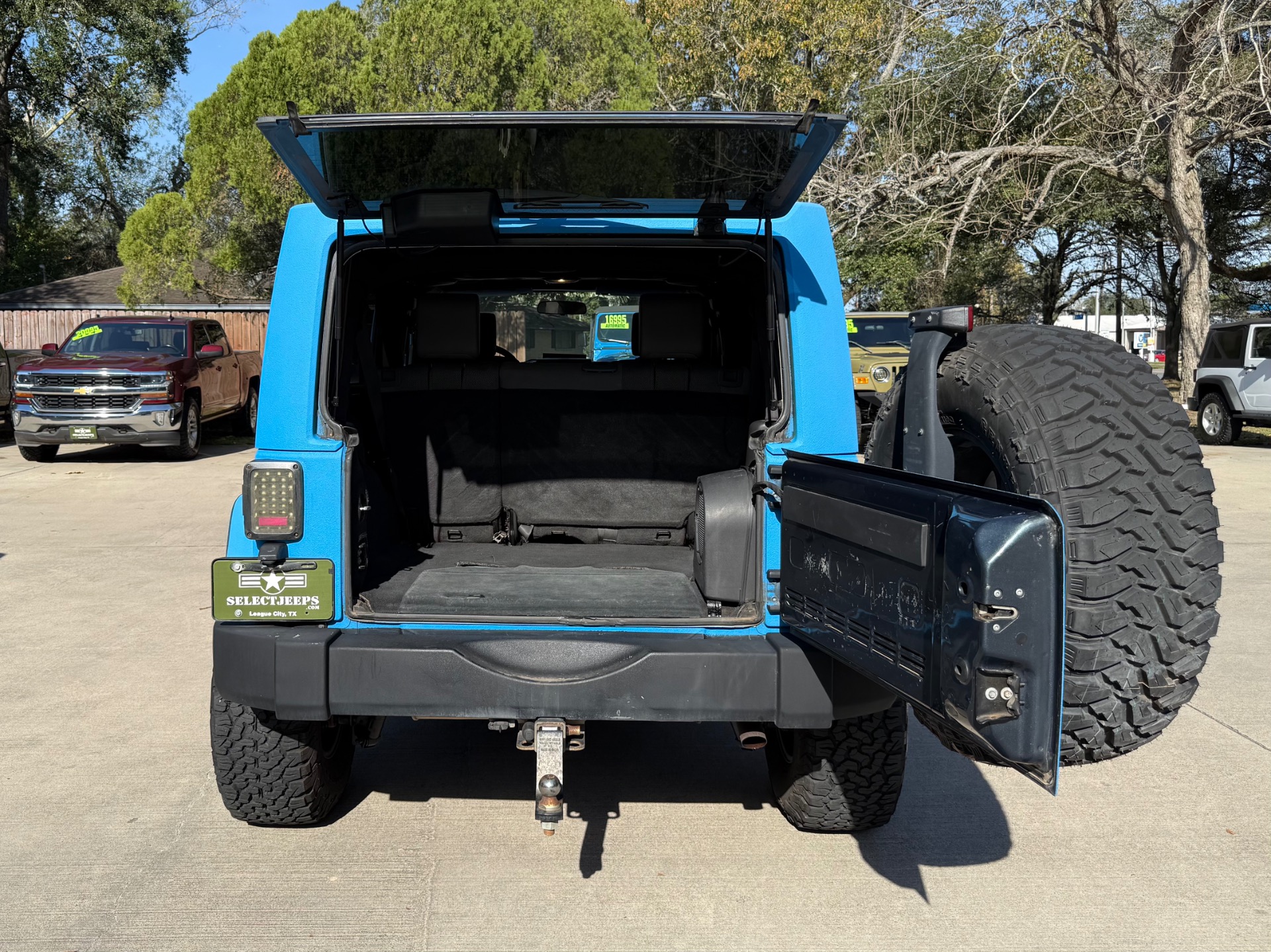 Used-2007-Jeep-Wrangler-Unlimited-Sahara