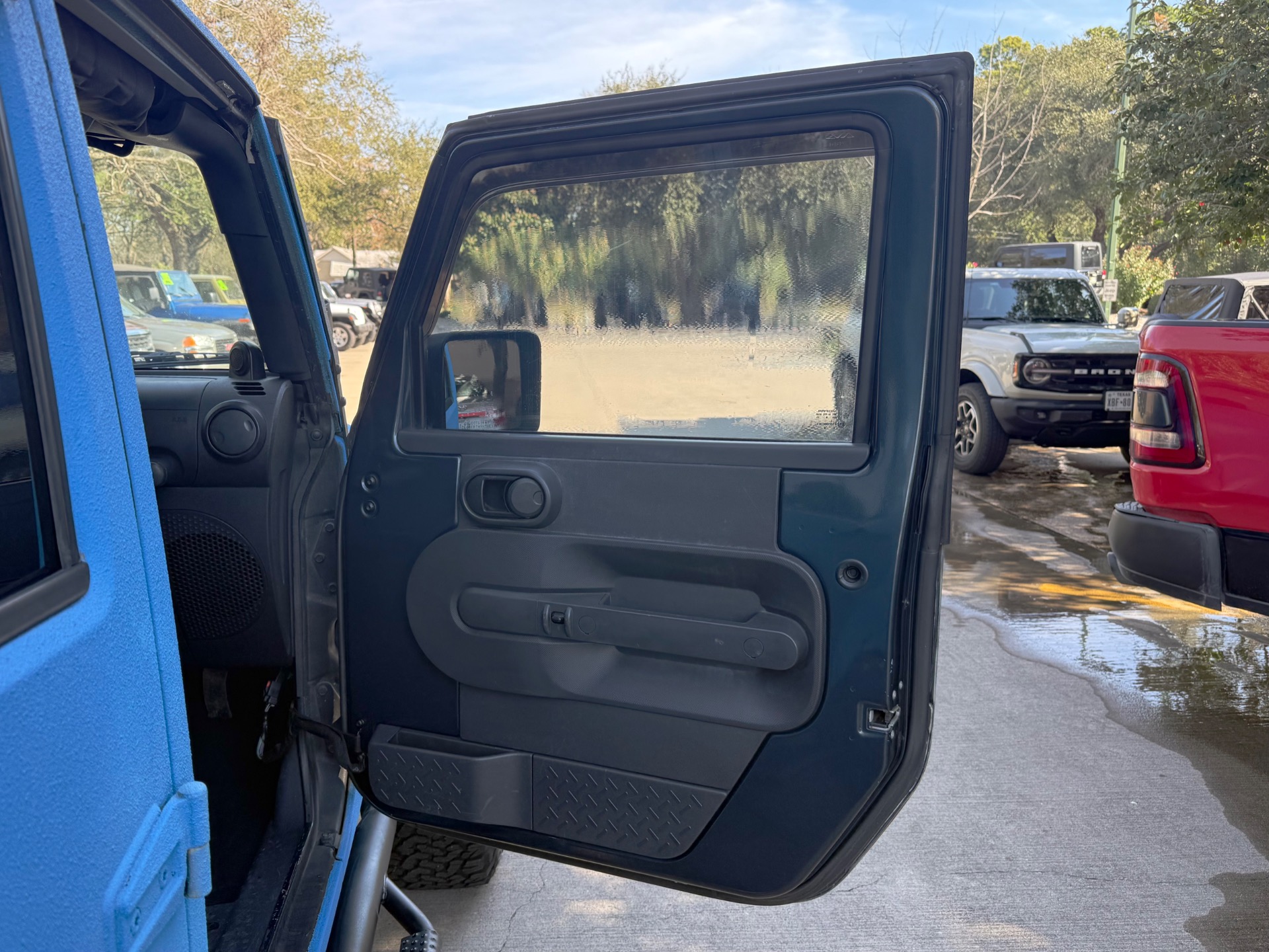 Used-2007-Jeep-Wrangler-Unlimited-Sahara