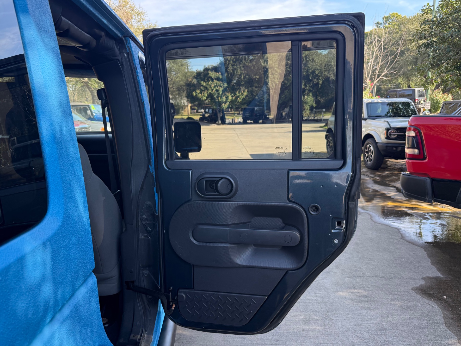 Used-2007-Jeep-Wrangler-Unlimited-Sahara