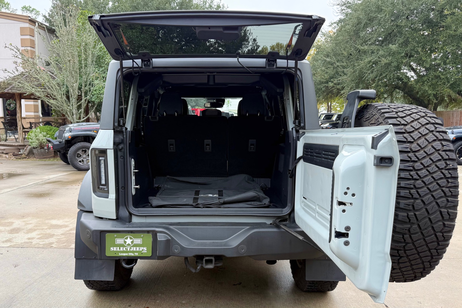 Used-2023-Ford-Bronco-Big-Bend-Advanced