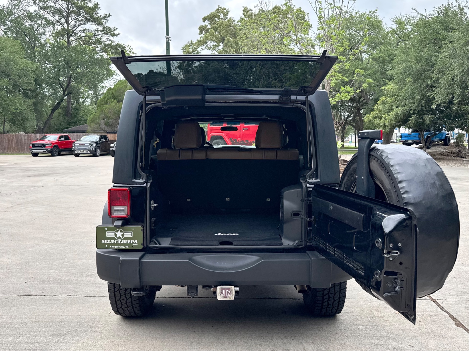 Used-2011-Jeep-Wrangler-Unlimited-Rubicon