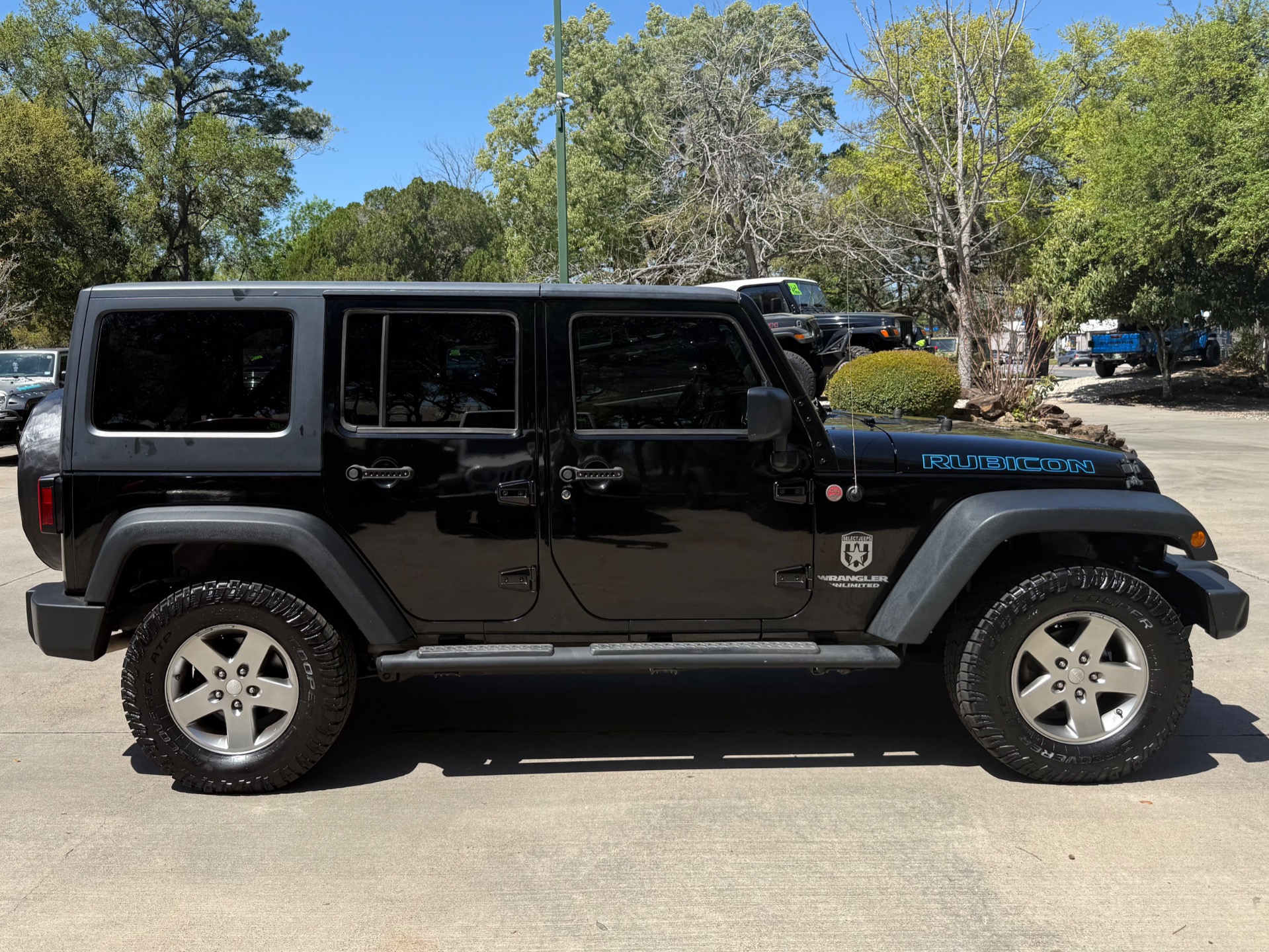 Used-2011-Jeep-Wrangler-Unlimited-Rubicon