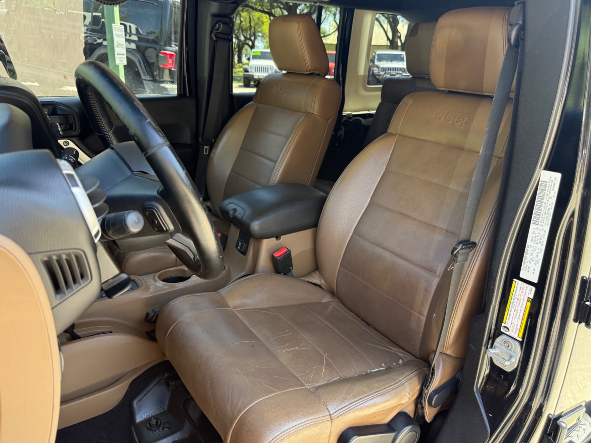 Used-2011-Jeep-Wrangler-Unlimited-Rubicon