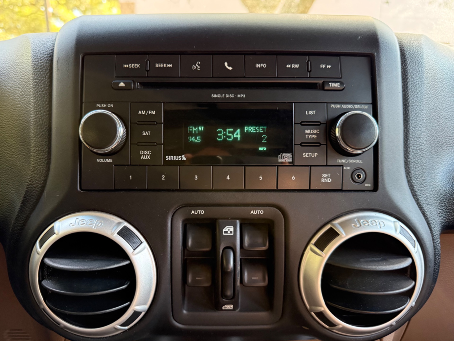 Used-2011-Jeep-Wrangler-Unlimited-Rubicon