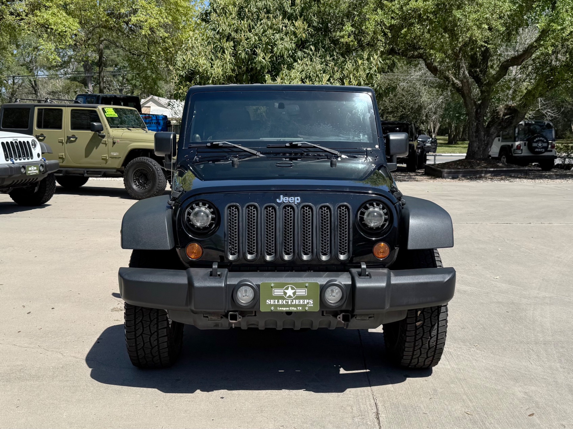 Used-2011-Jeep-Wrangler-Unlimited-Rubicon