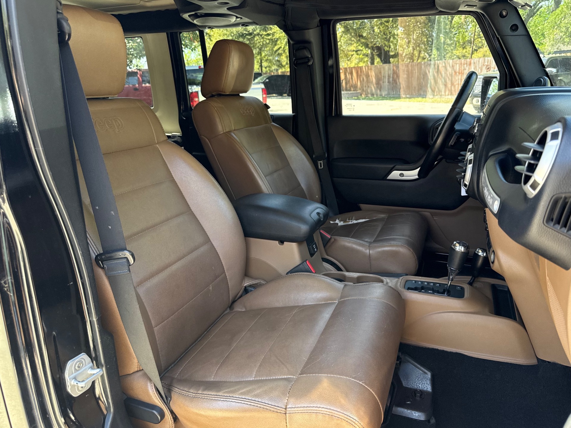 Used-2011-Jeep-Wrangler-Unlimited-Rubicon