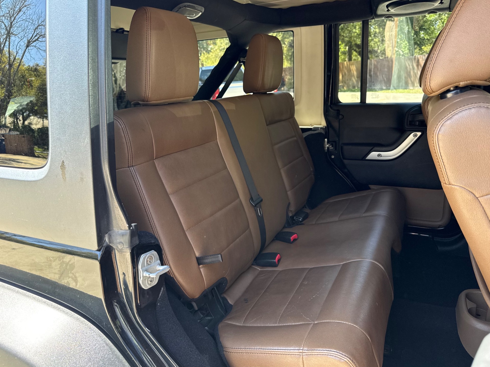 Used-2011-Jeep-Wrangler-Unlimited-Rubicon