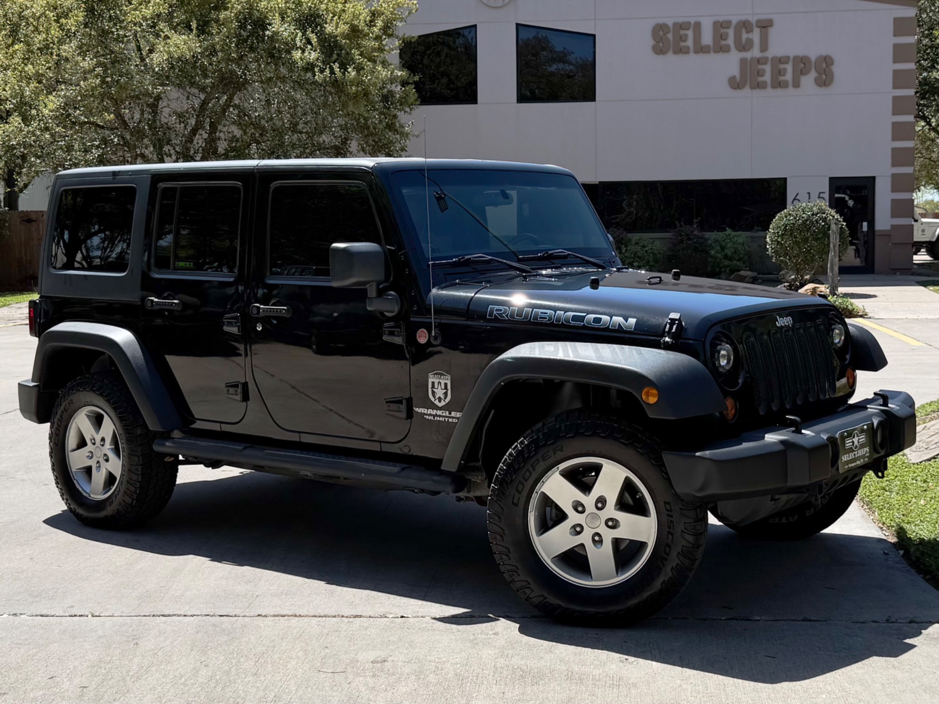 Used-2011-Jeep-Wrangler-Unlimited-Rubicon