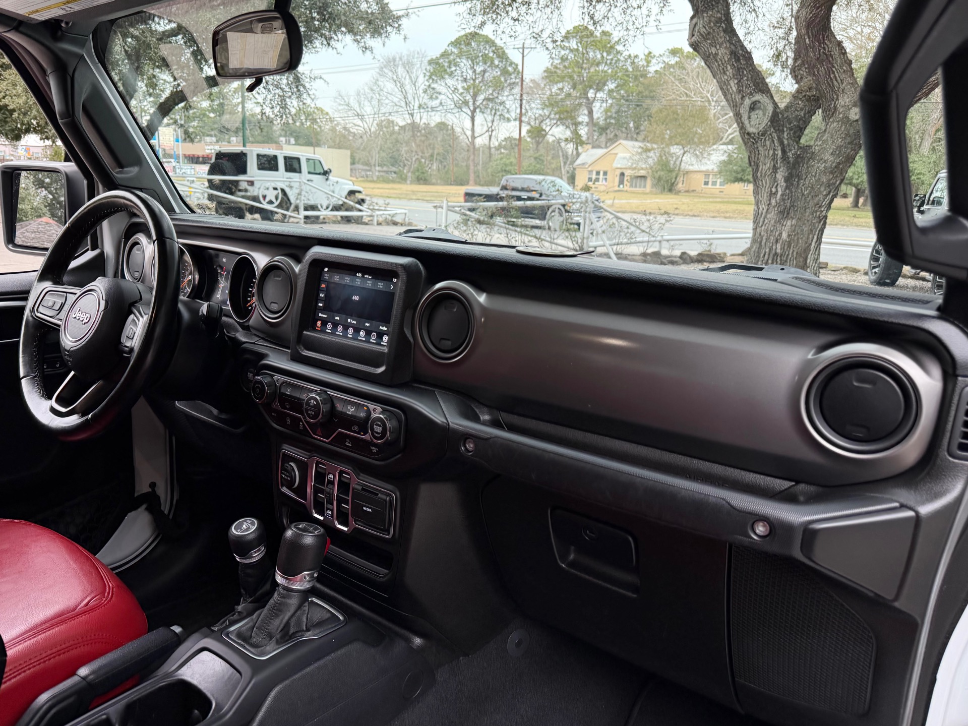 Used-2021-Jeep-Gladiator-Sport-S