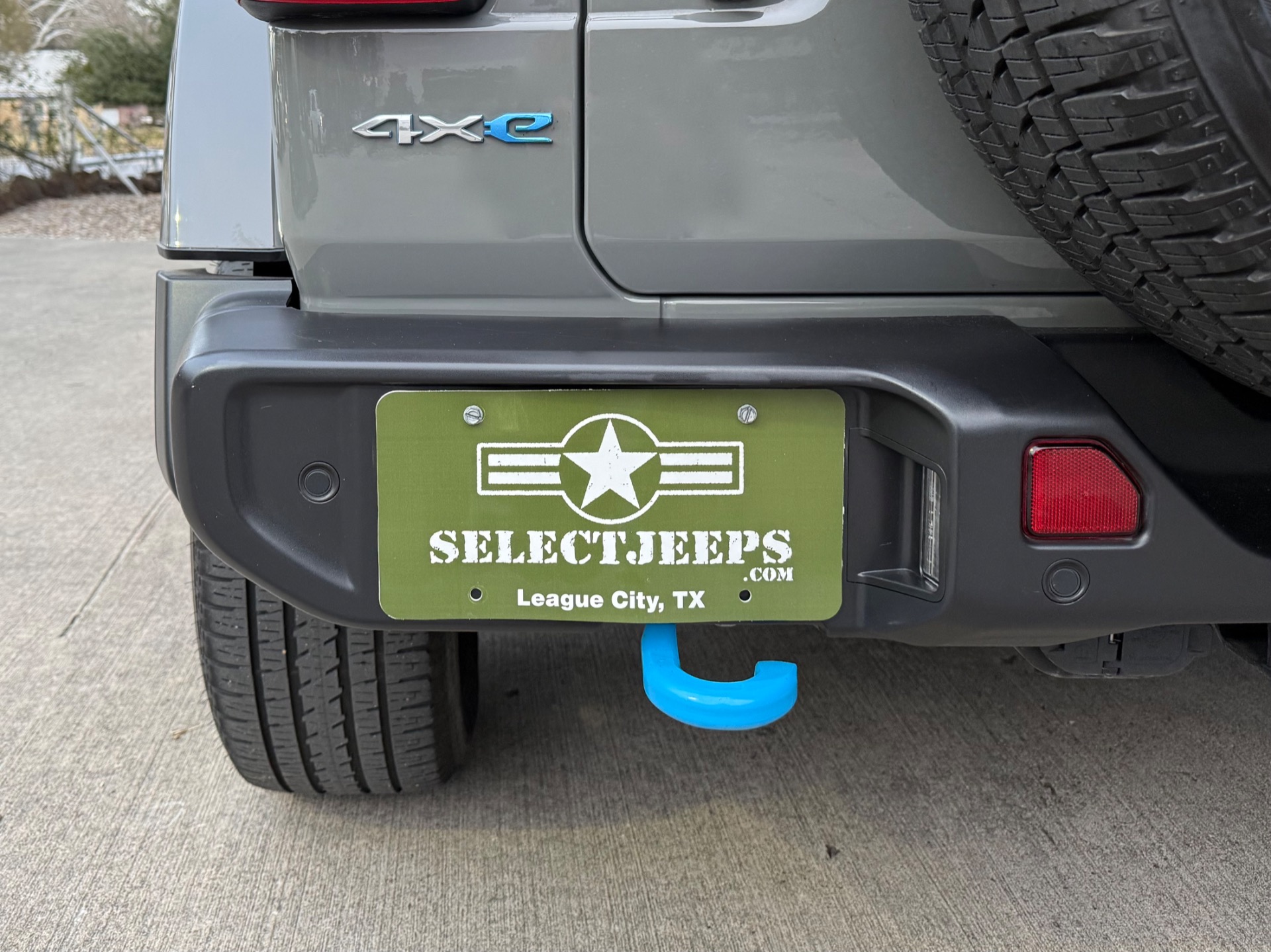 Used-2023-Jeep-Wrangler-Sahara-4xe