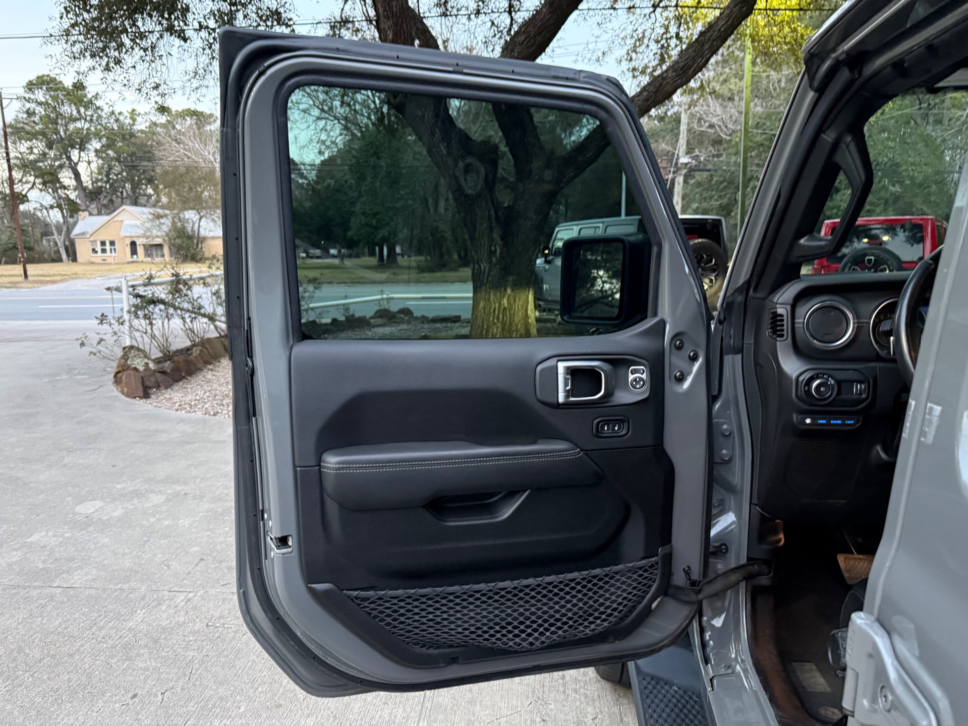 Used-2023-Jeep-Wrangler-Sahara-4xe