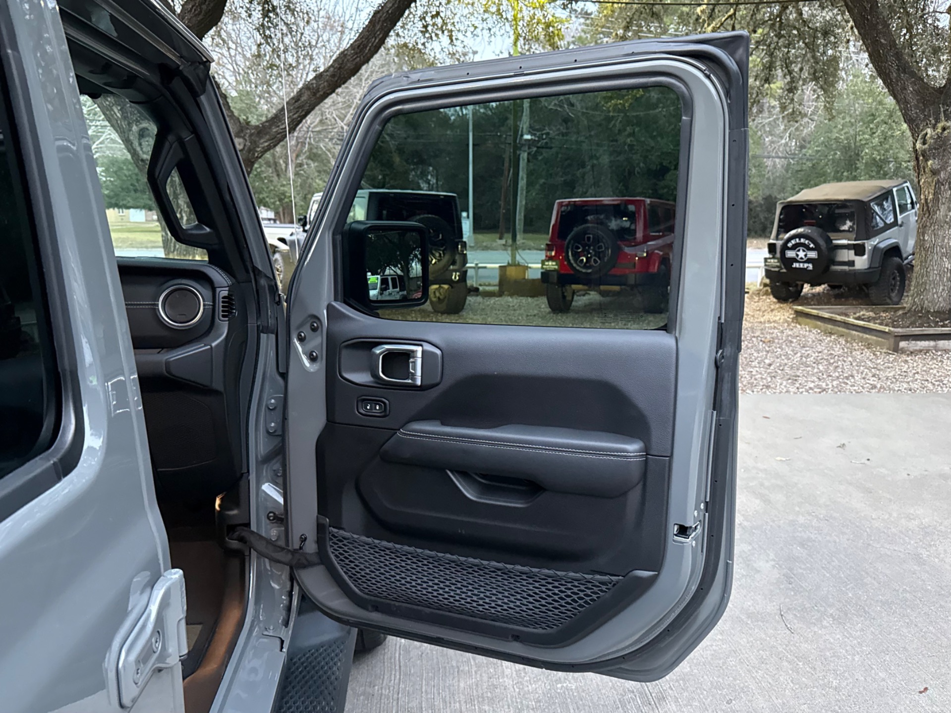 Used-2023-Jeep-Wrangler-Sahara-4xe