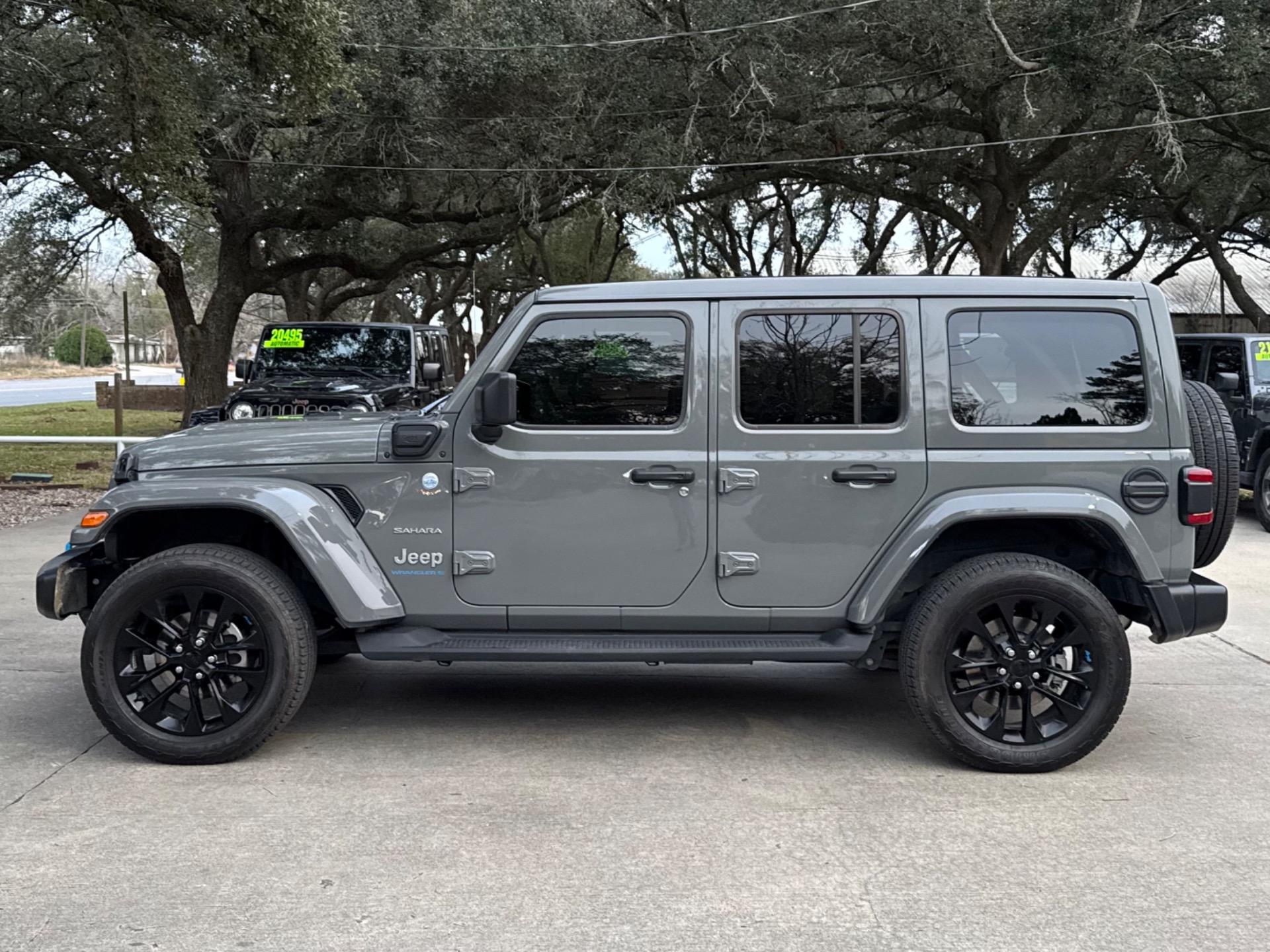 Used-2023-Jeep-Wrangler-Sahara-4xe