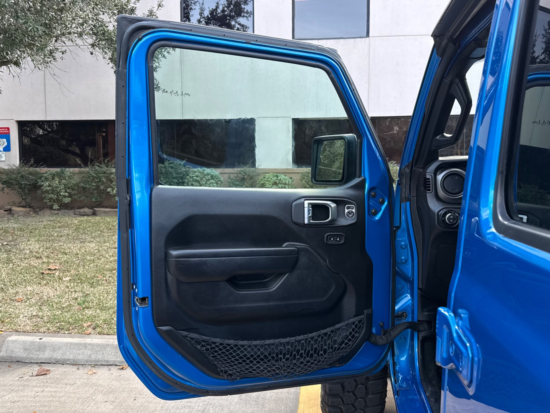 Used-2023-Jeep-Gladiator-Sport-S