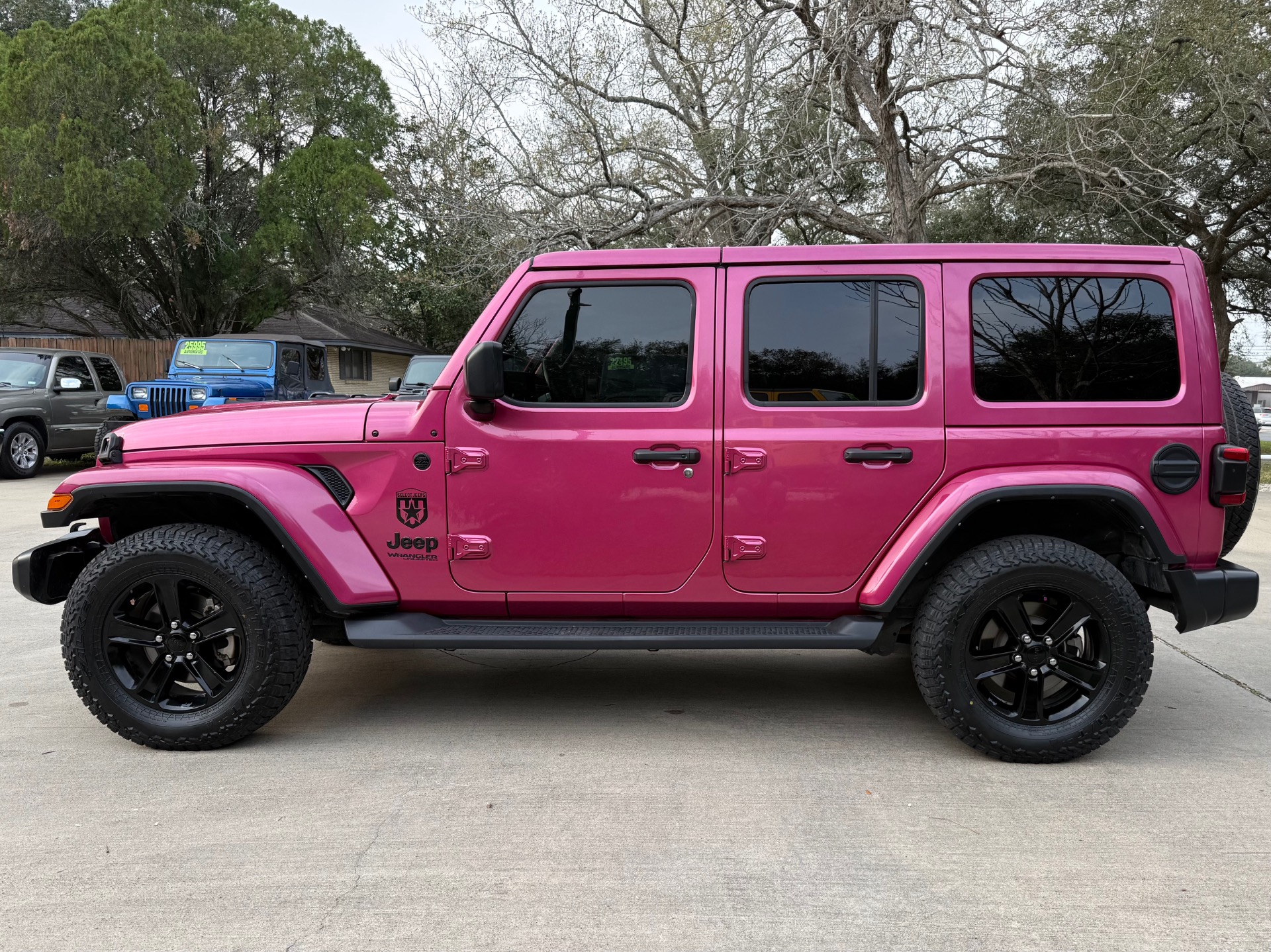 Used-2021-Jeep-Wrangler-Unlimited-Sahara-Altitude