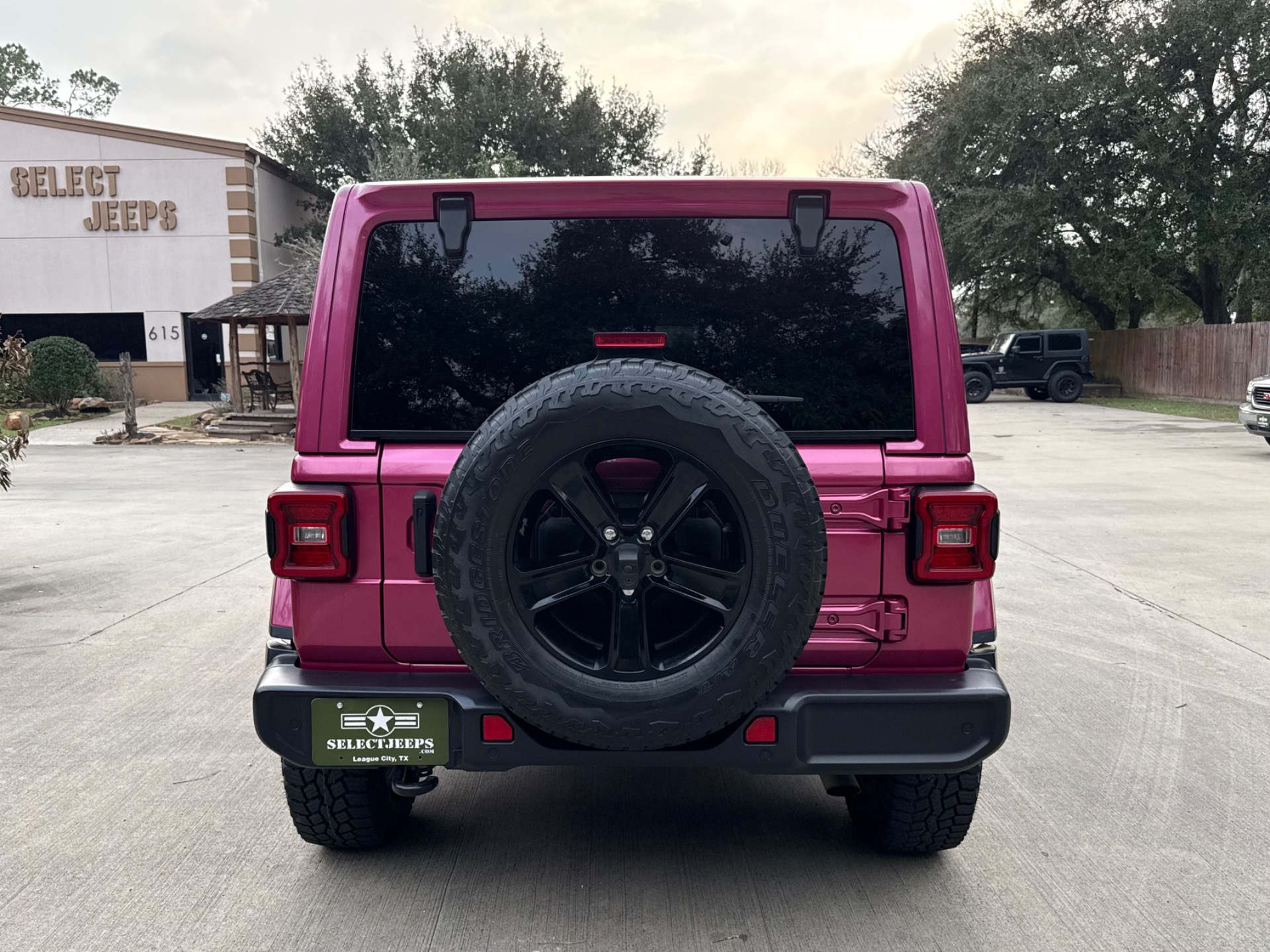 Used-2021-Jeep-Wrangler-Unlimited-Sahara-Altitude