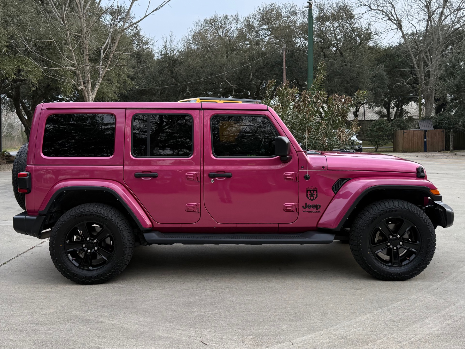 Used-2021-Jeep-Wrangler-Unlimited-Sahara-Altitude