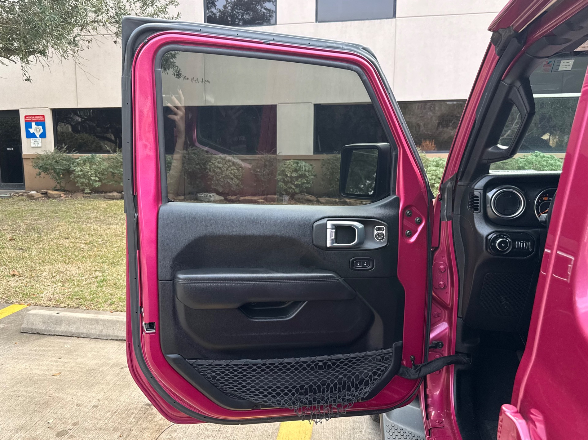 Used-2021-Jeep-Wrangler-Unlimited-Sahara-Altitude