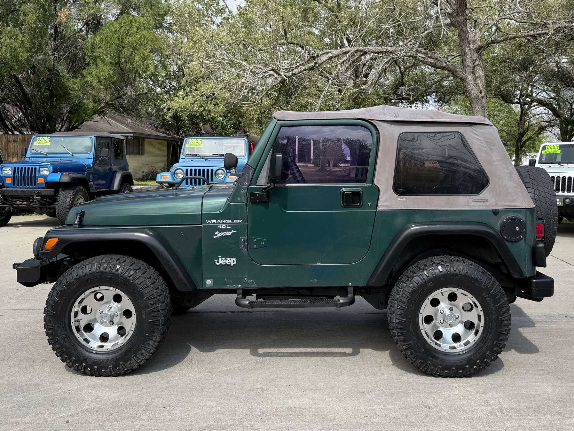 Used-2000-Jeep-Wrangler-Sport