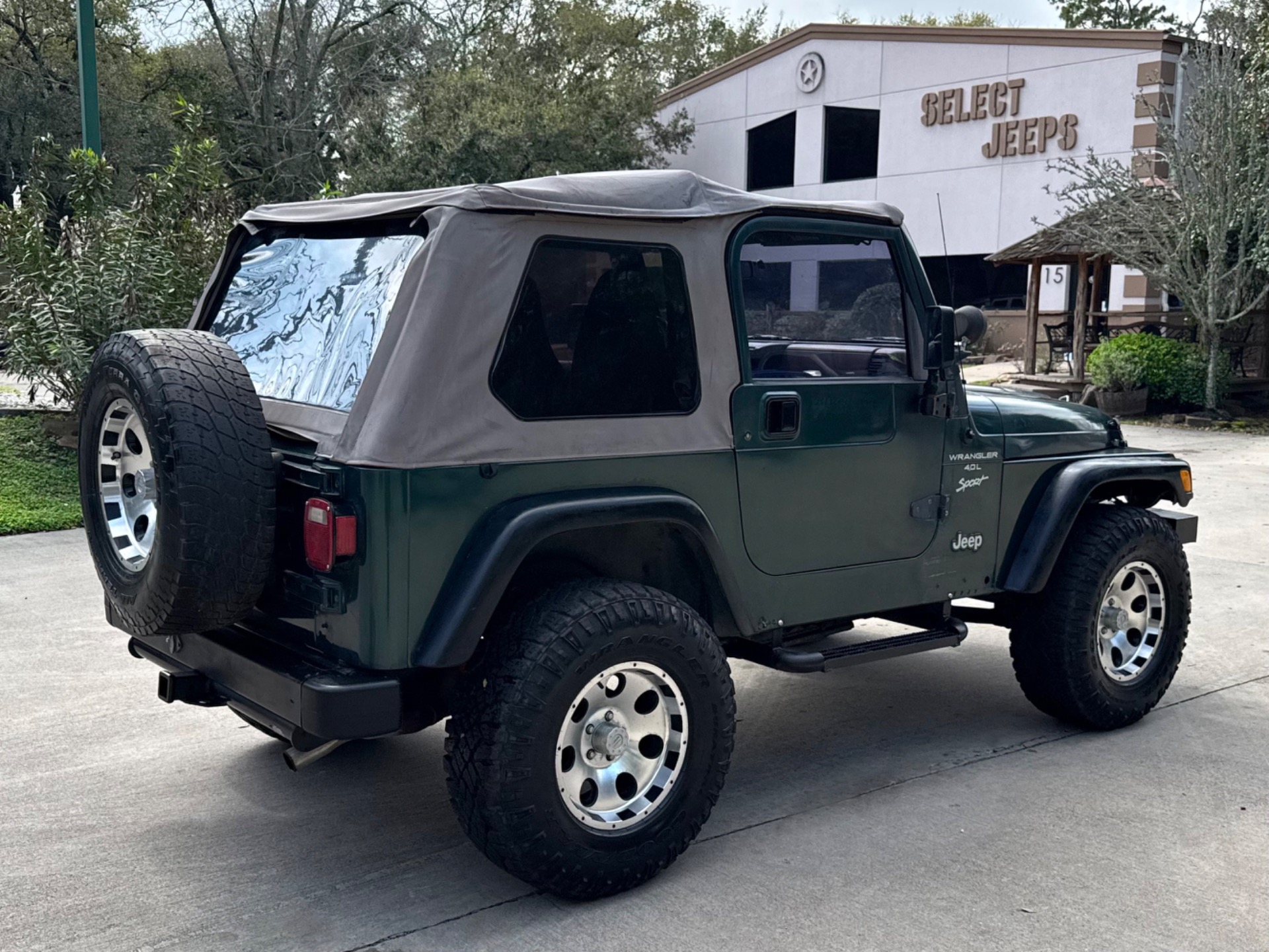 Used-2000-Jeep-Wrangler-Sport