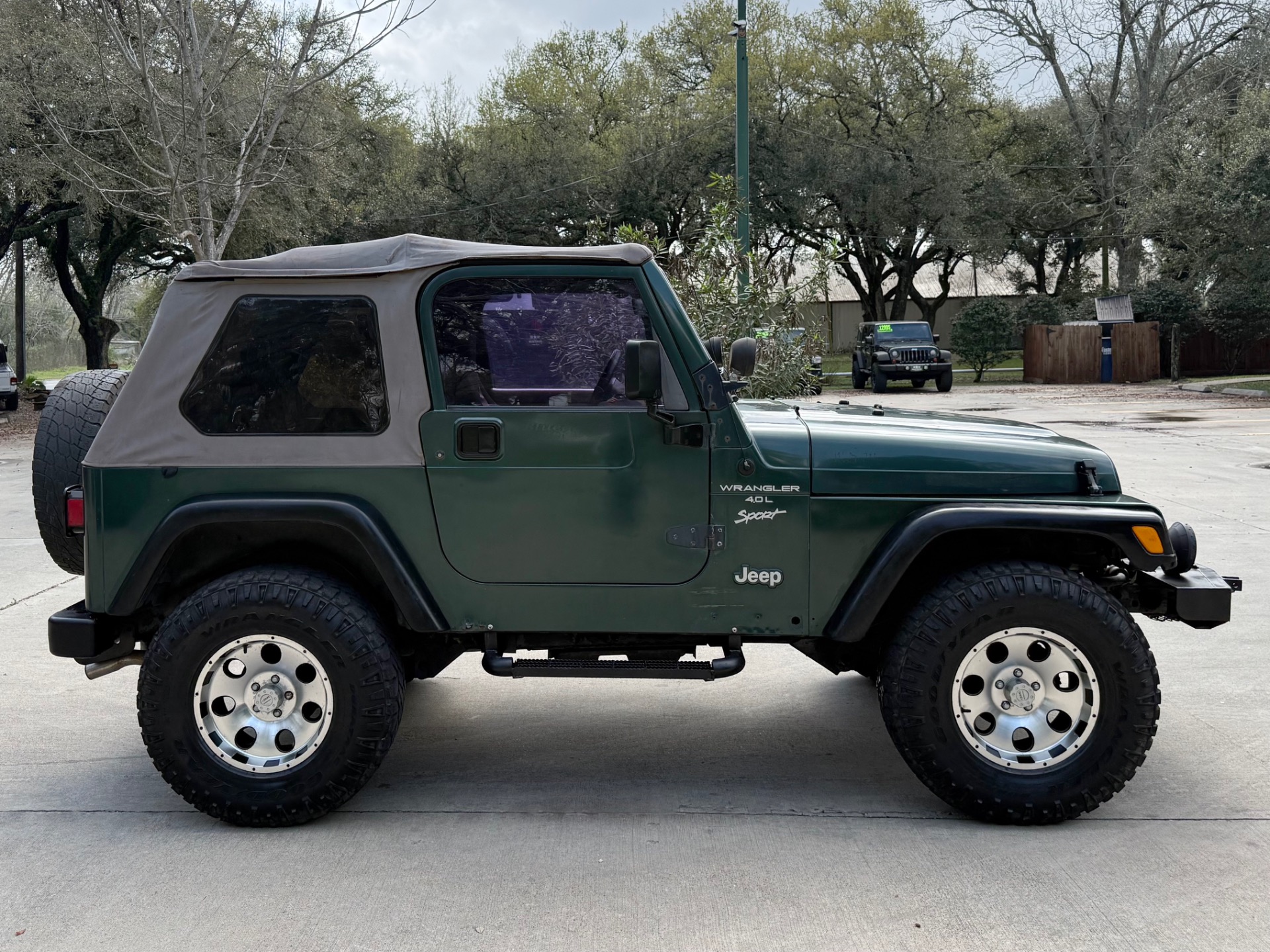 Used-2000-Jeep-Wrangler-Sport