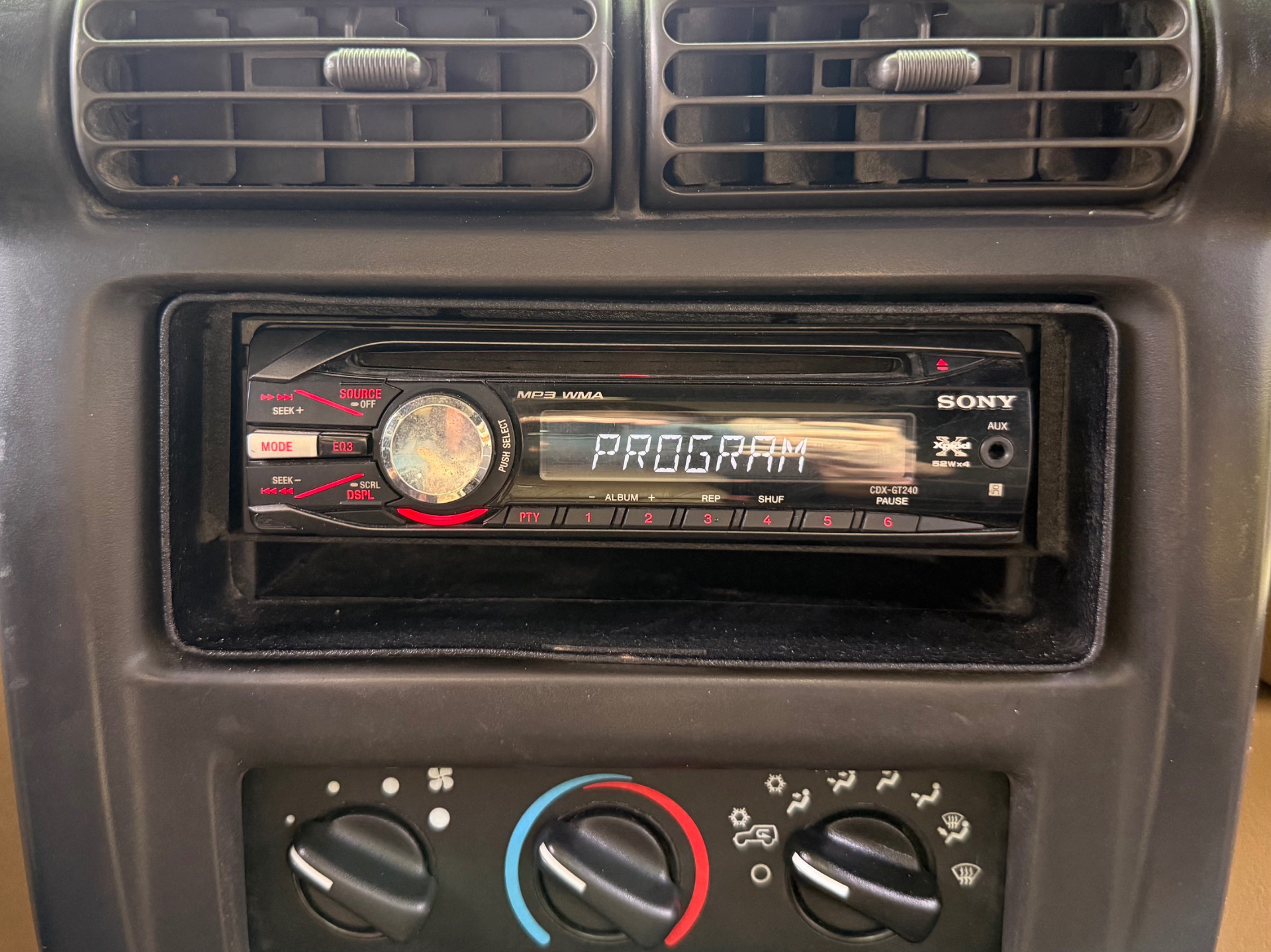 Used-2000-Jeep-Wrangler-Sport