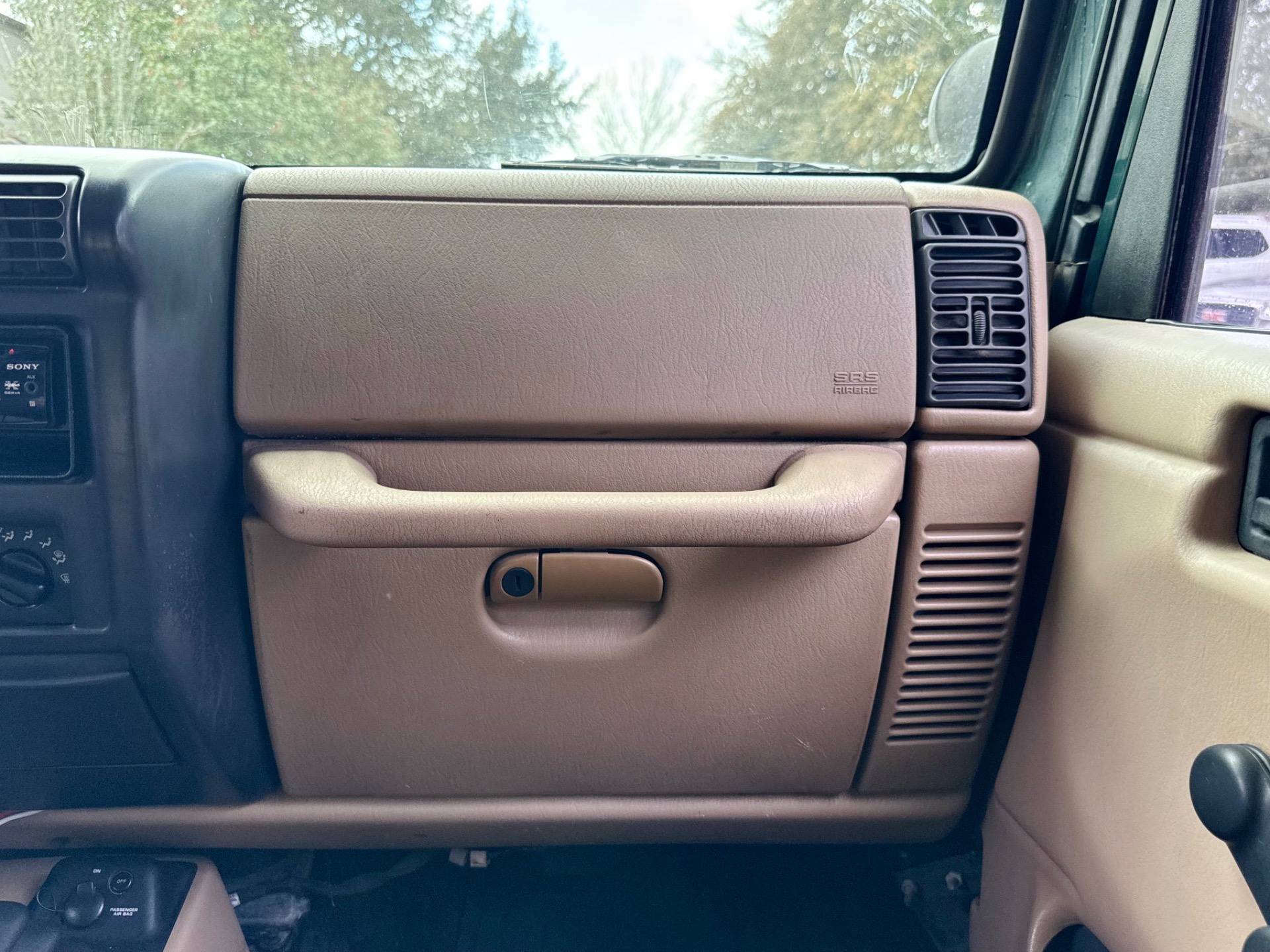 Used-2000-Jeep-Wrangler-Sport