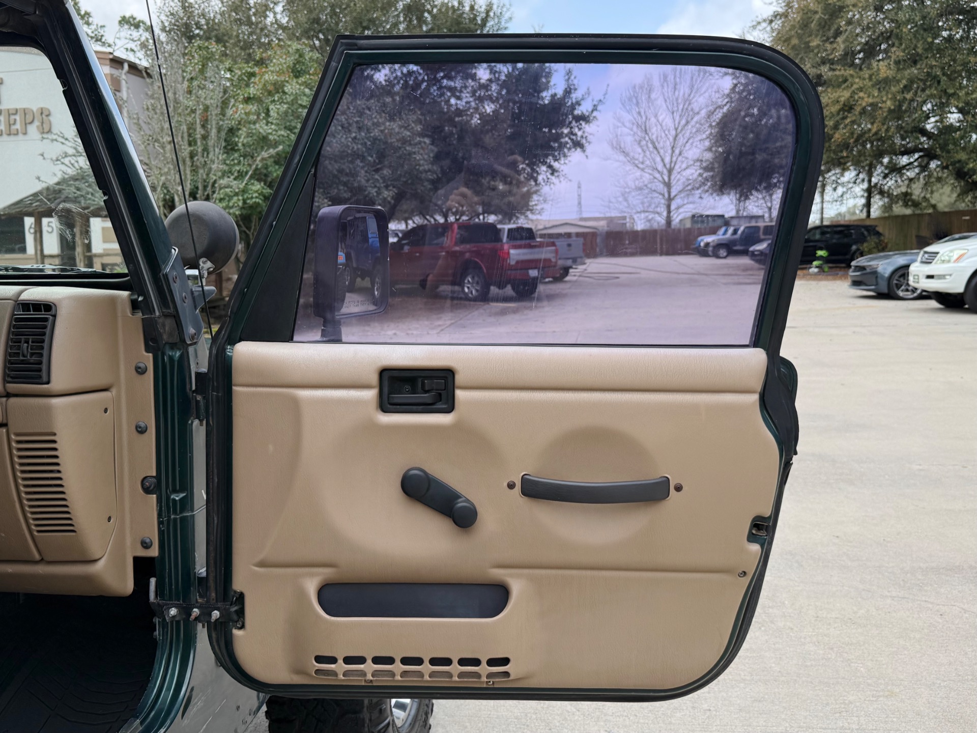 Used-2000-Jeep-Wrangler-Sport