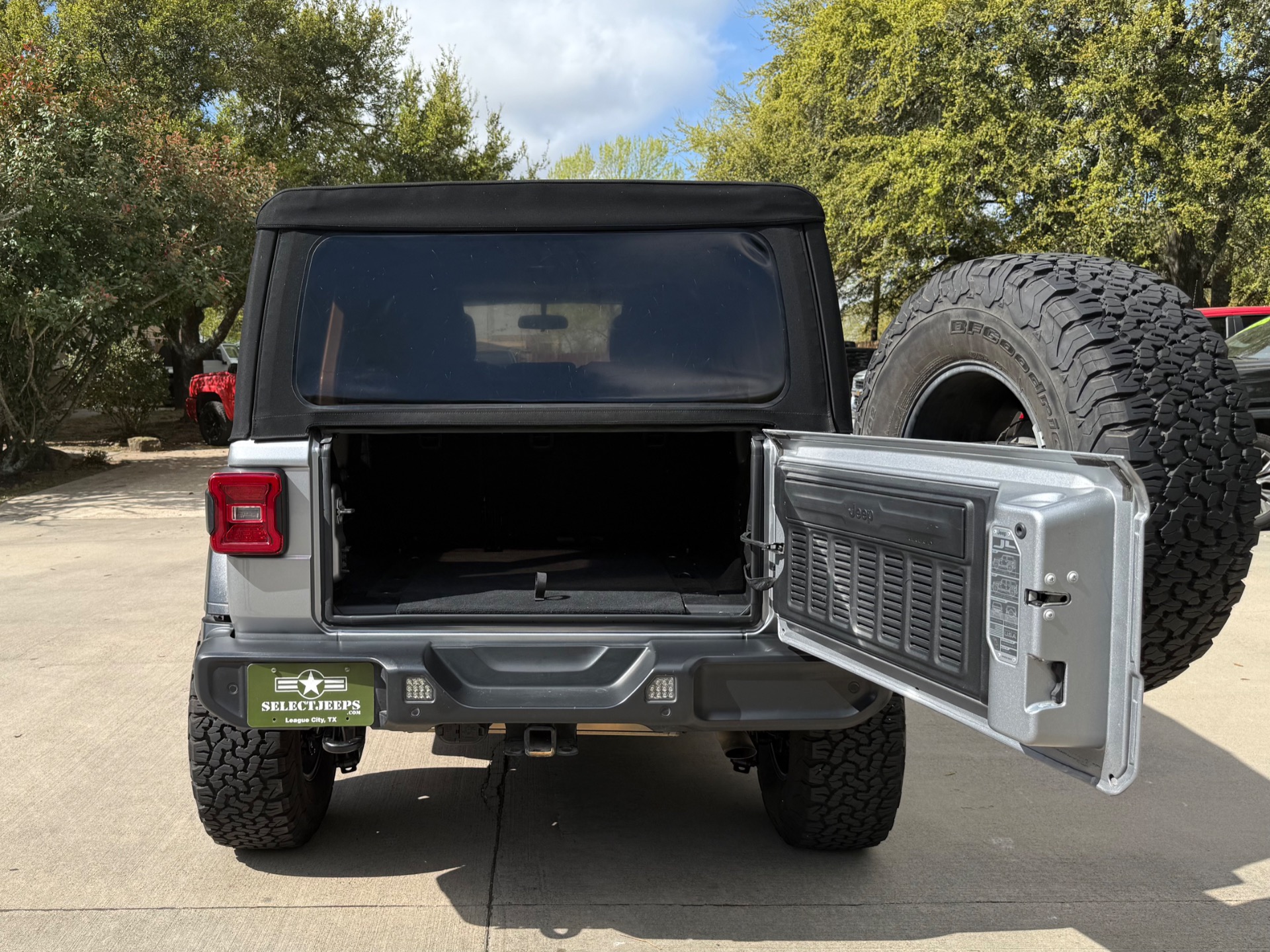 Used-2018-Jeep-Wrangler-Unlimited-Sport