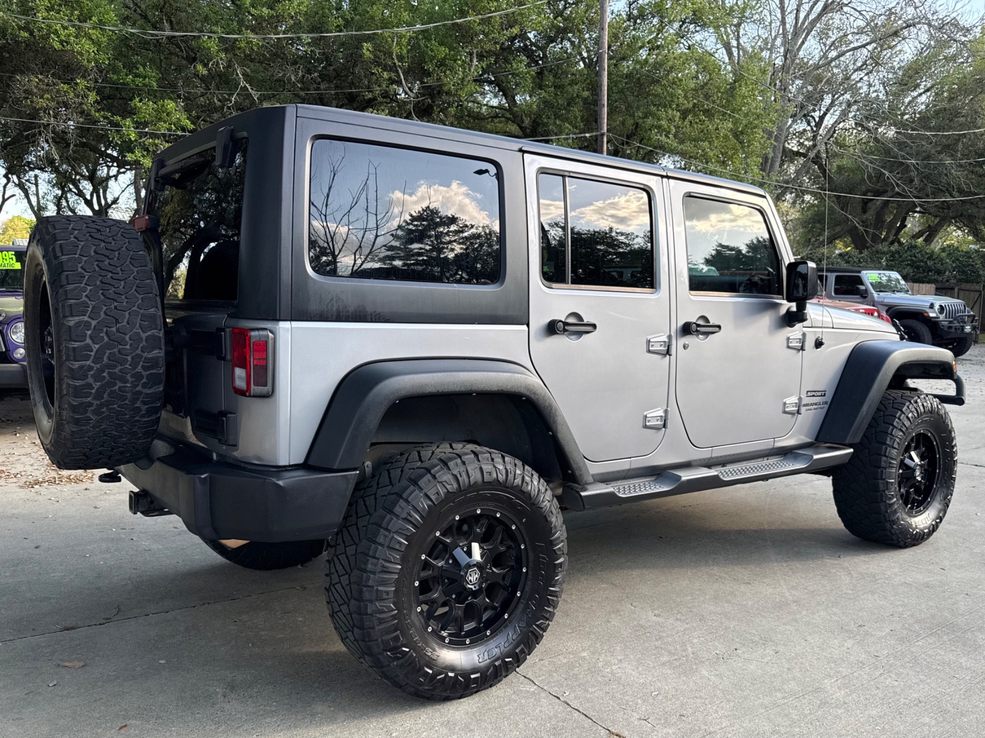 Used-2014-Jeep-Wrangler-Unlimited-Sport