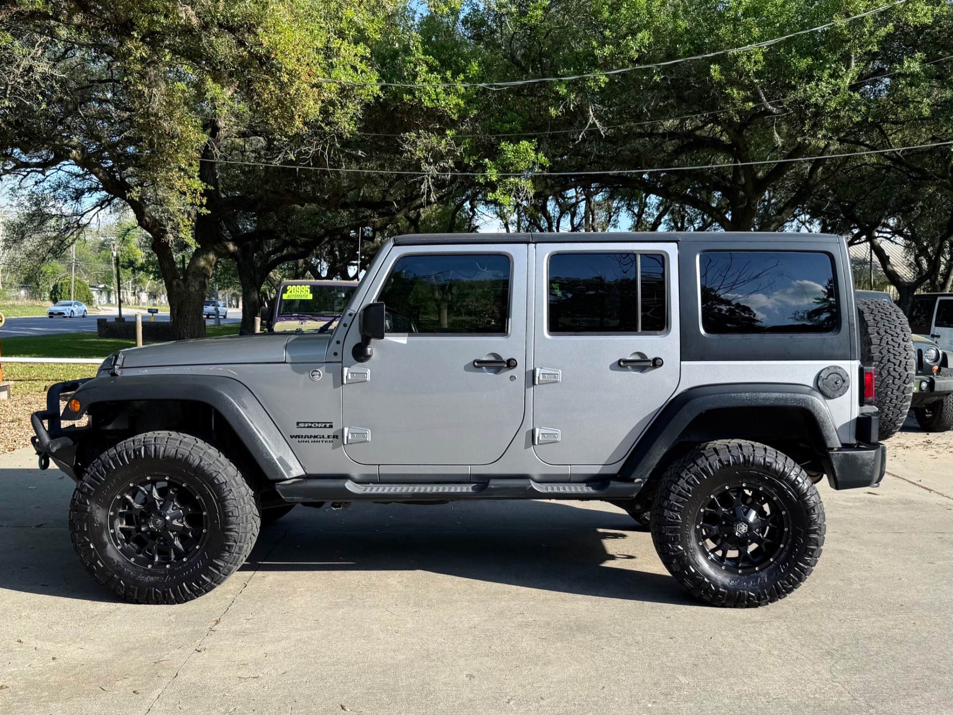 Used-2014-Jeep-Wrangler-Unlimited-Sport