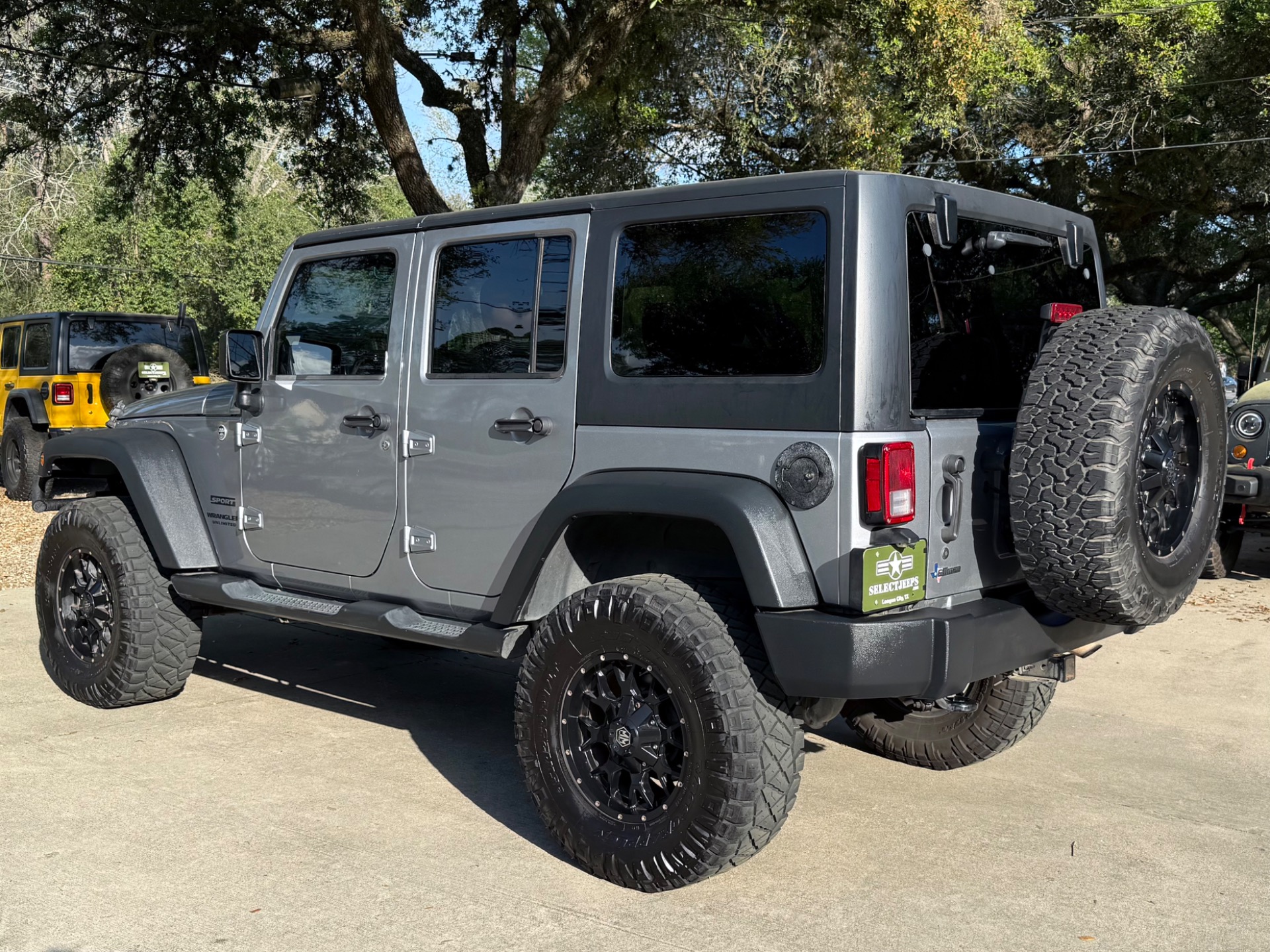 Used-2014-Jeep-Wrangler-Unlimited-Sport