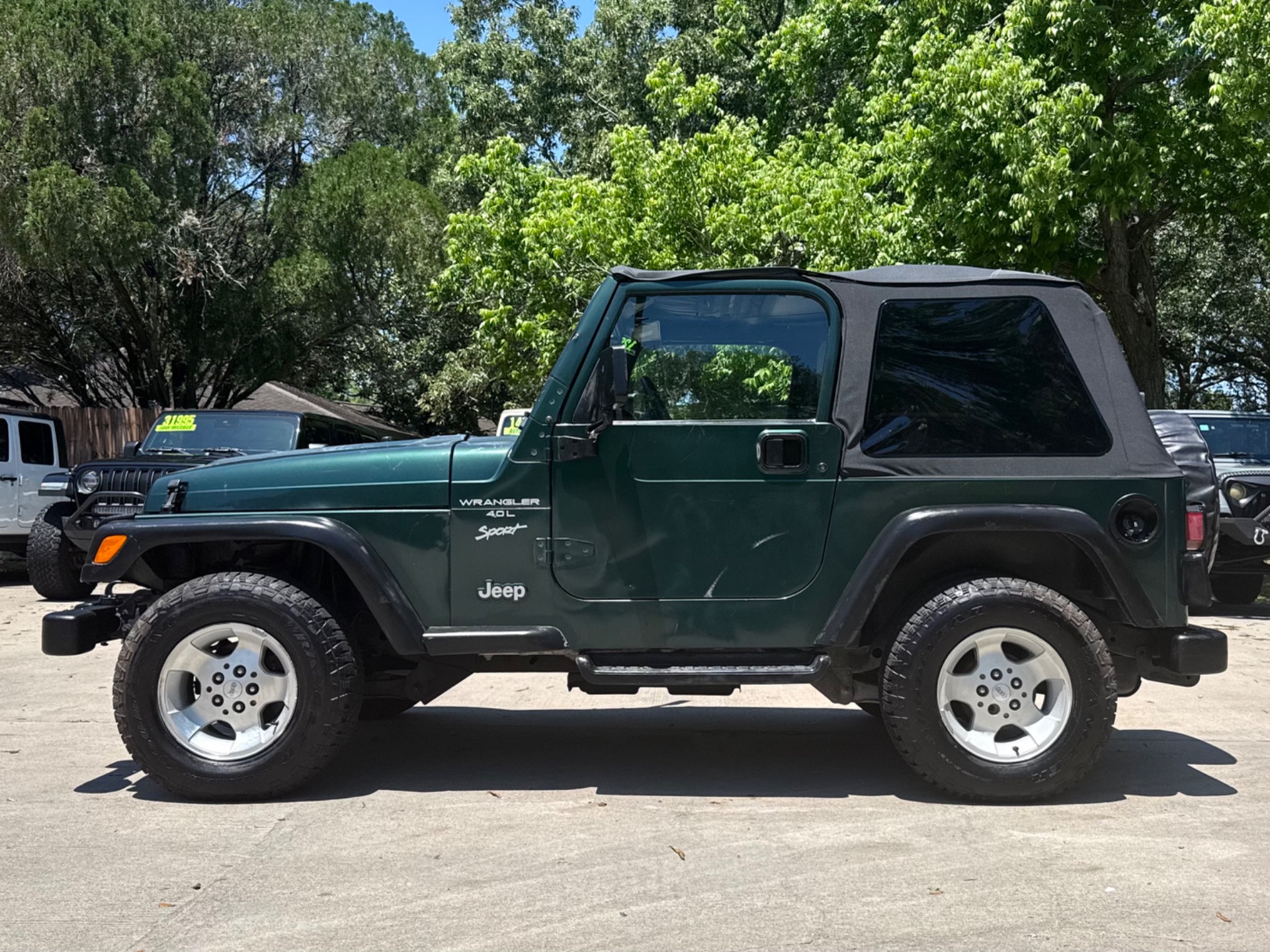 Used-2000-Jeep-Wrangler-Sport