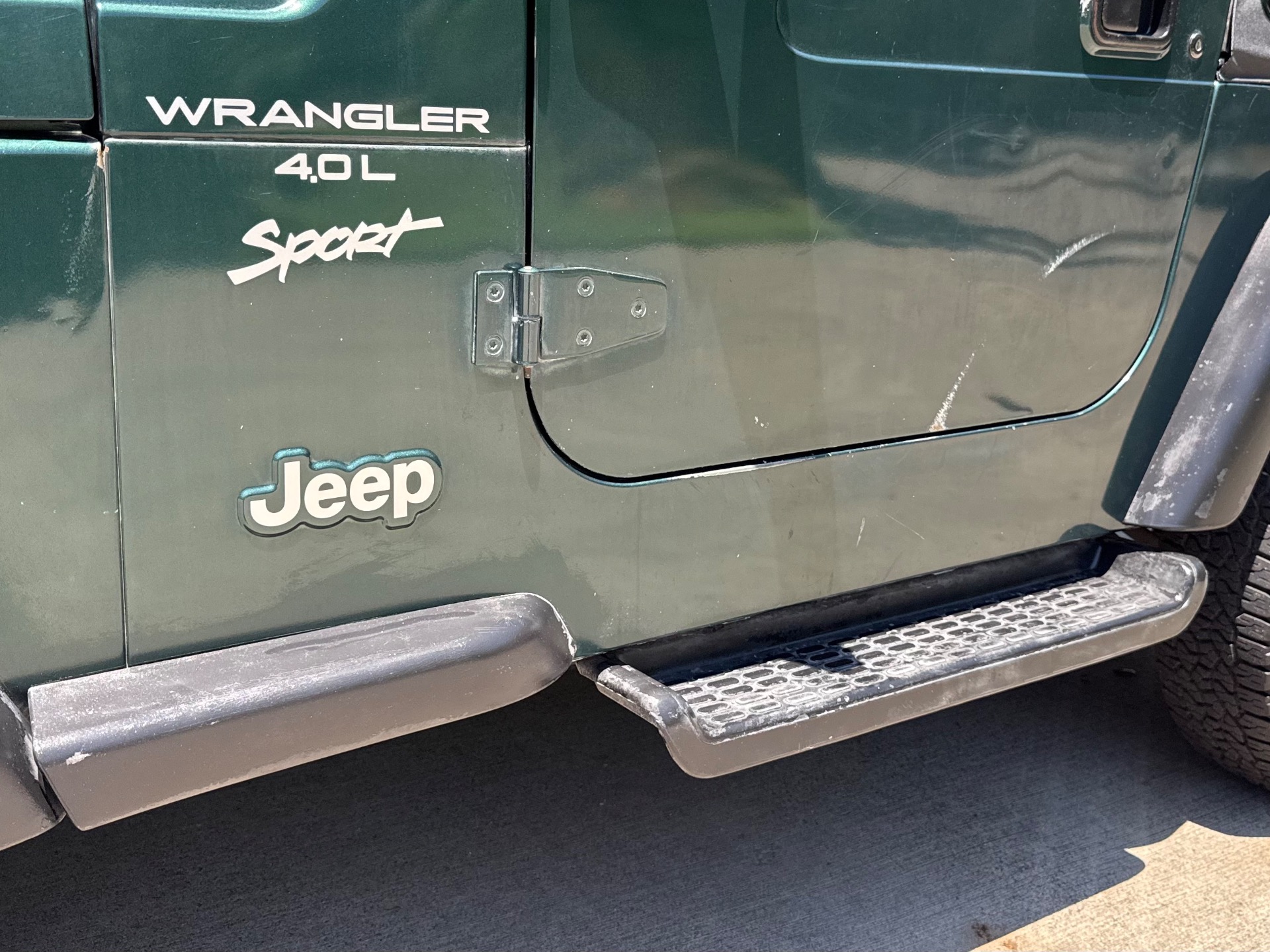 Used-2000-Jeep-Wrangler-Sport