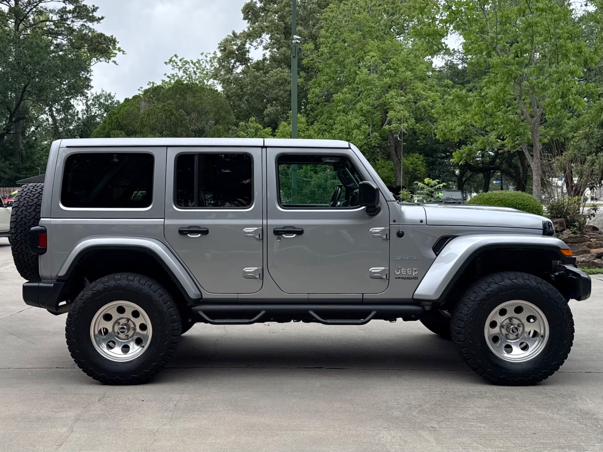 Used-2018-Jeep-Wrangler-Unlimited-Sahara
