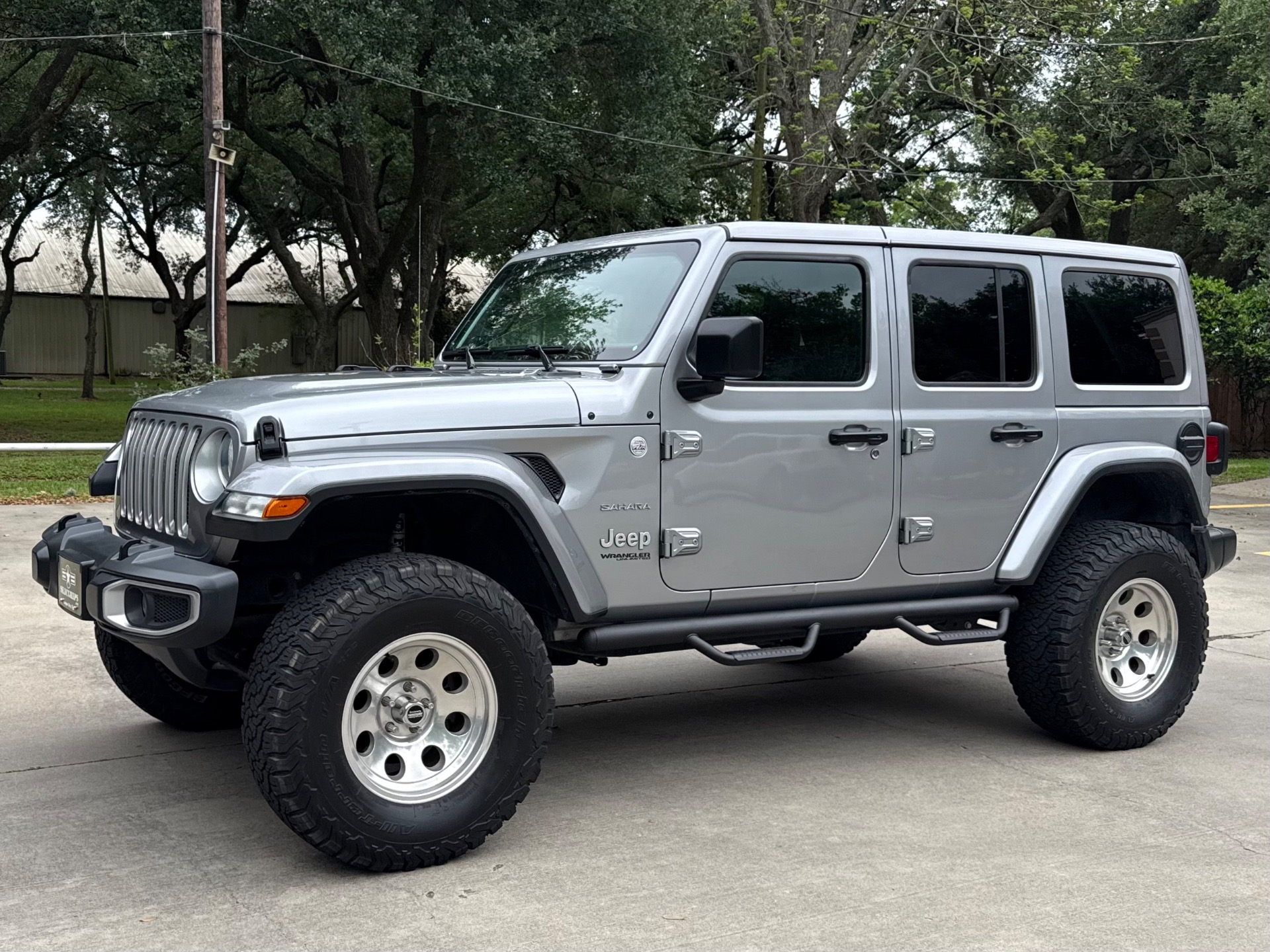 Used-2018-Jeep-Wrangler-Unlimited-Sahara