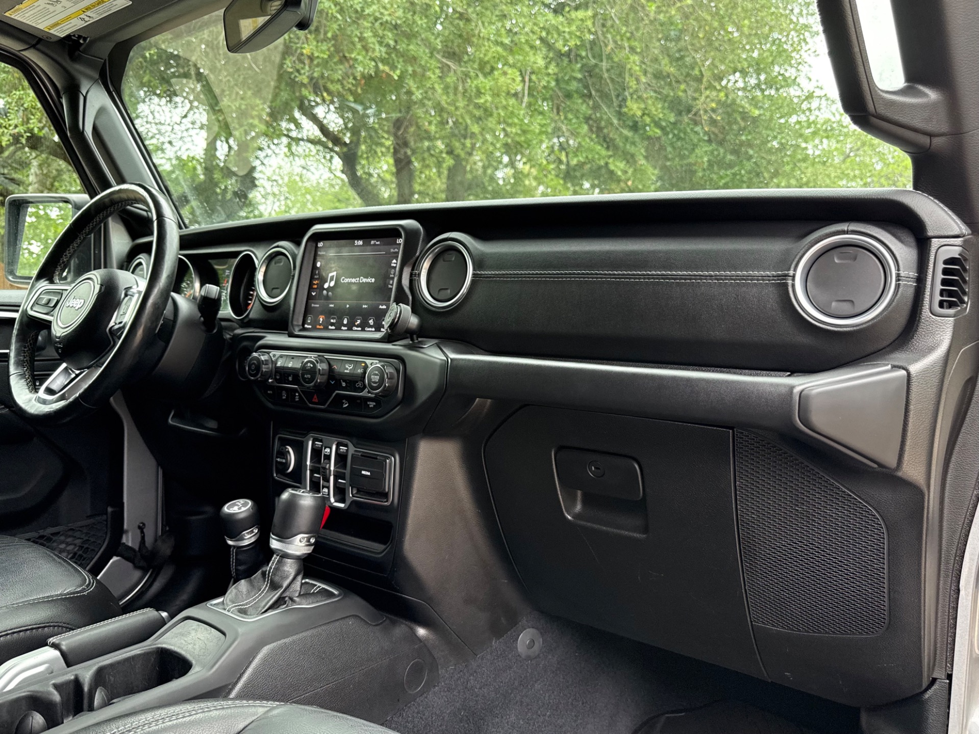 Used-2018-Jeep-Wrangler-Unlimited-Sahara