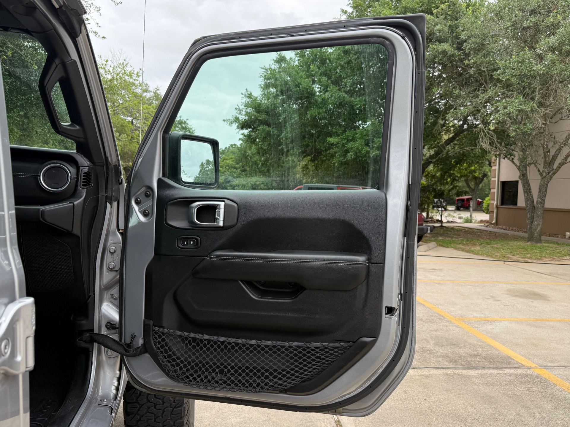 Used-2018-Jeep-Wrangler-Unlimited-Sahara