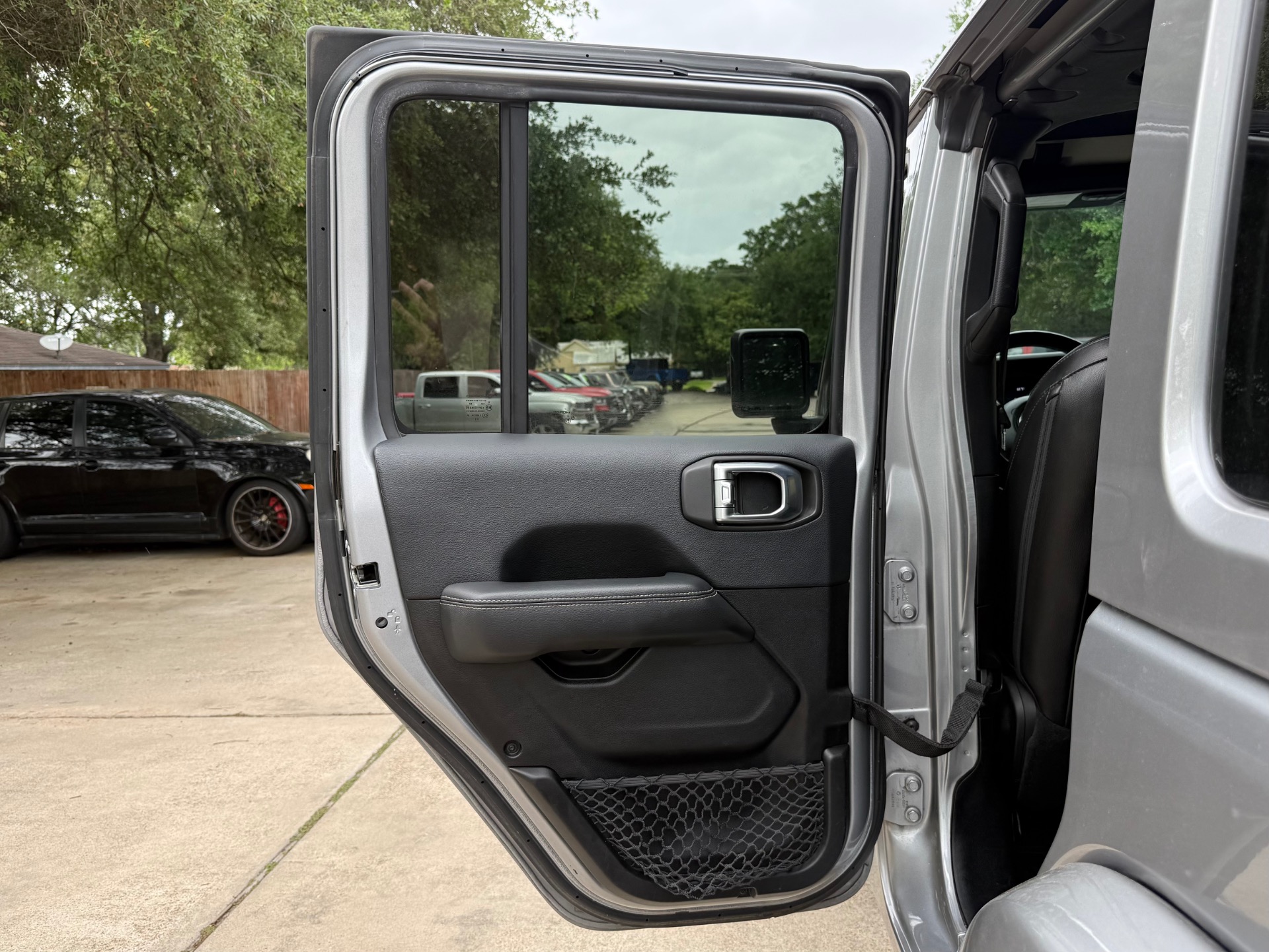 Used-2018-Jeep-Wrangler-Unlimited-Sahara