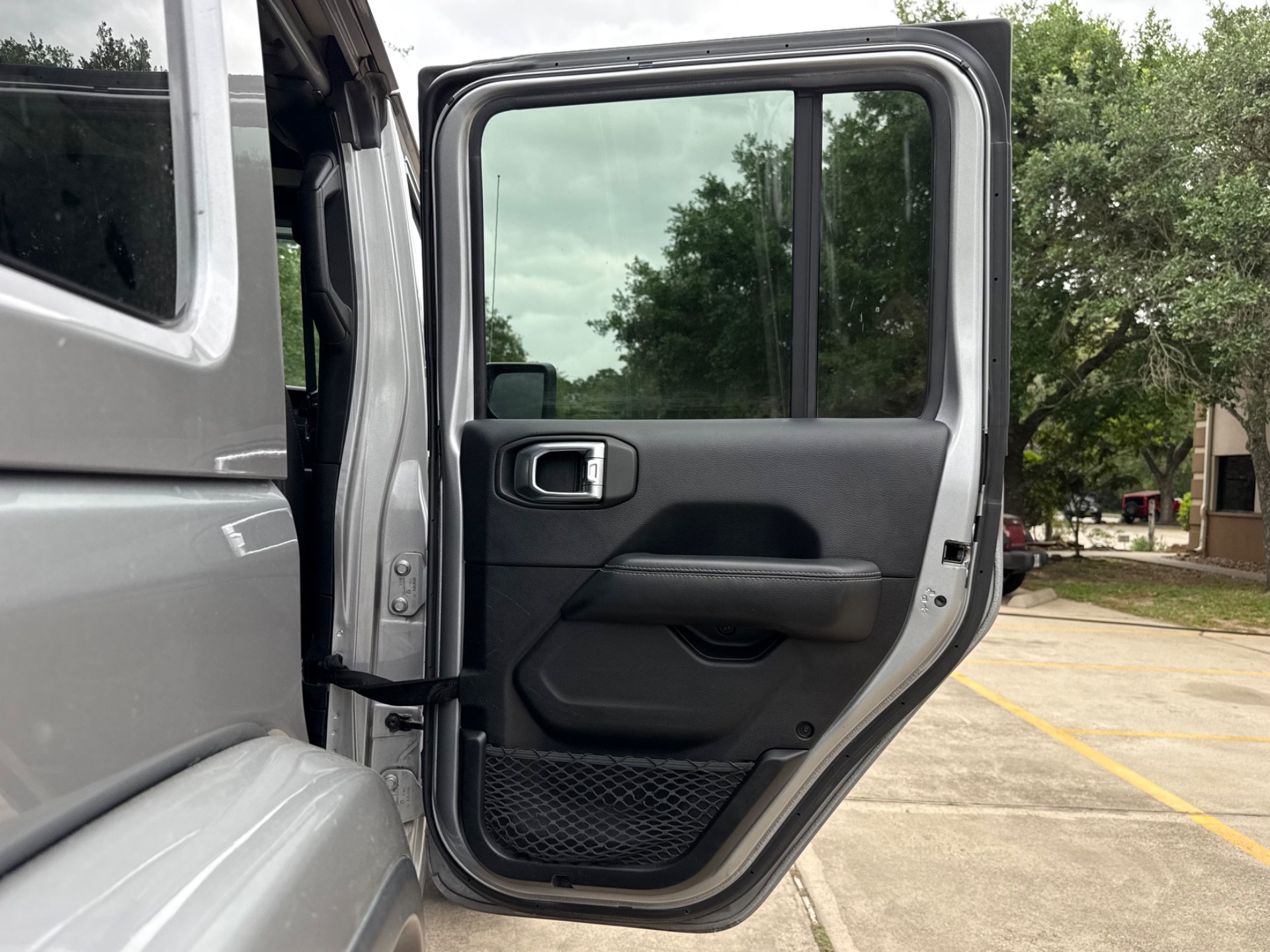 Used-2018-Jeep-Wrangler-Unlimited-Sahara