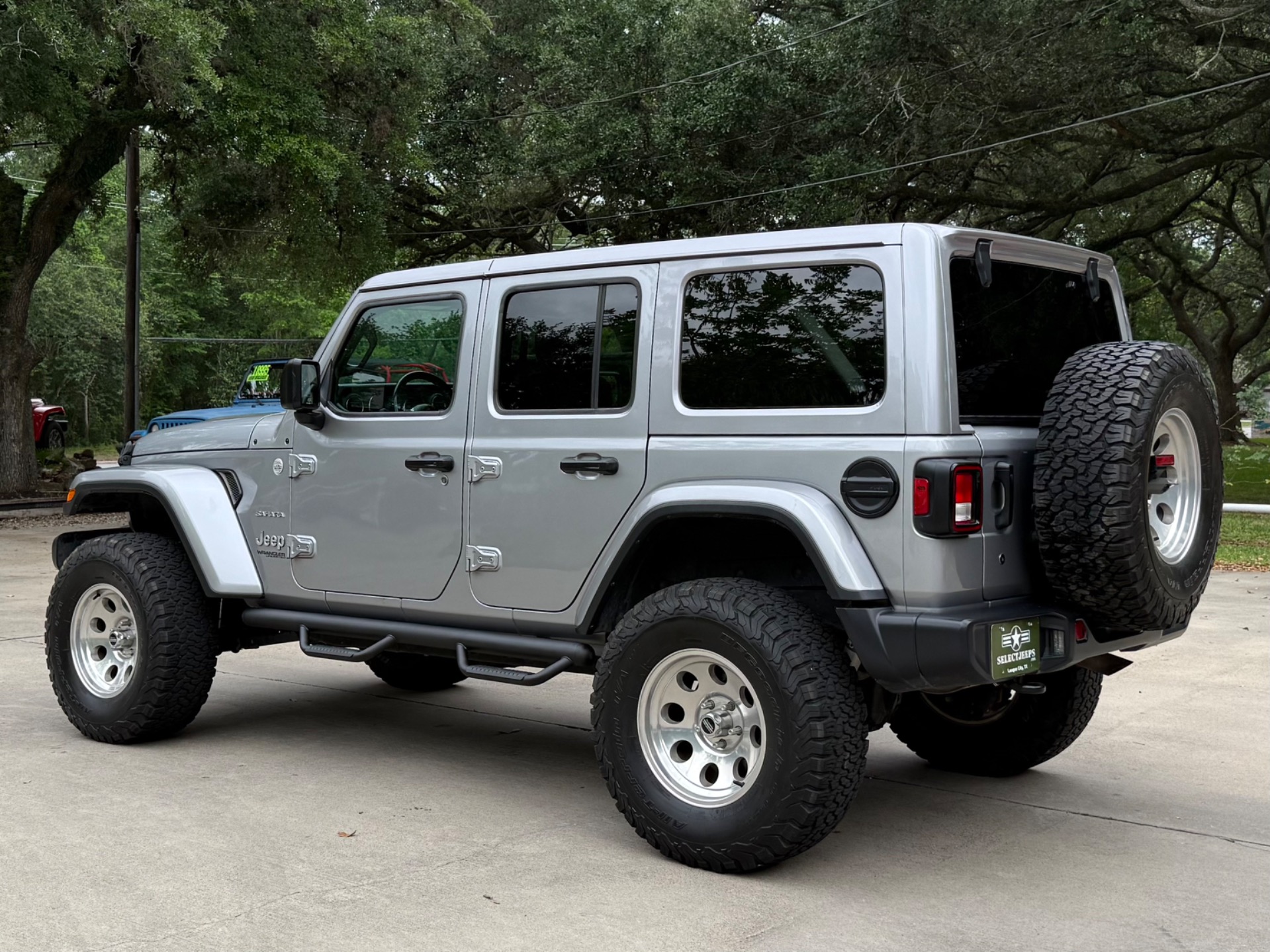 Used-2018-Jeep-Wrangler-Unlimited-Sahara