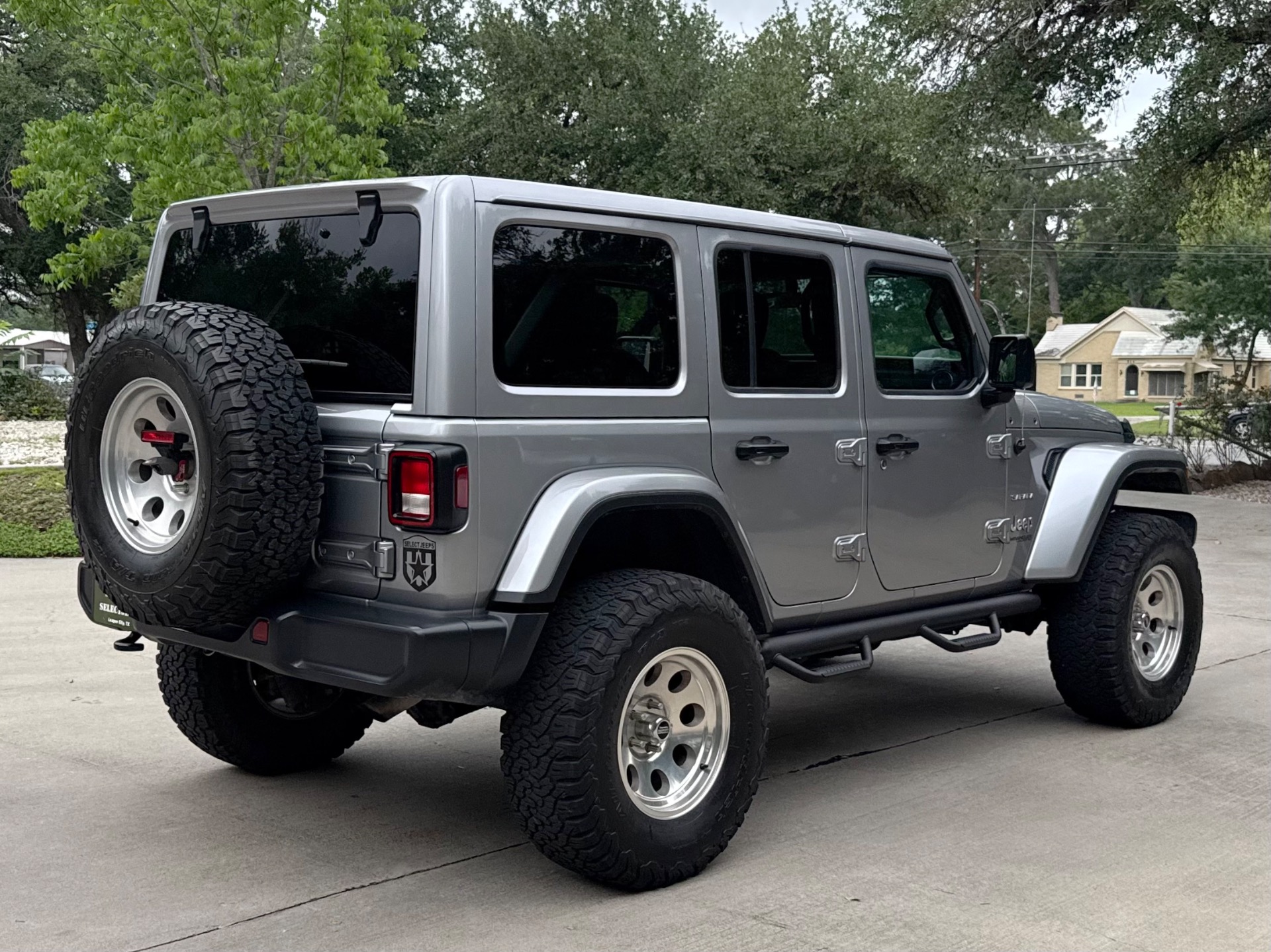 Used-2018-Jeep-Wrangler-Unlimited-Sahara