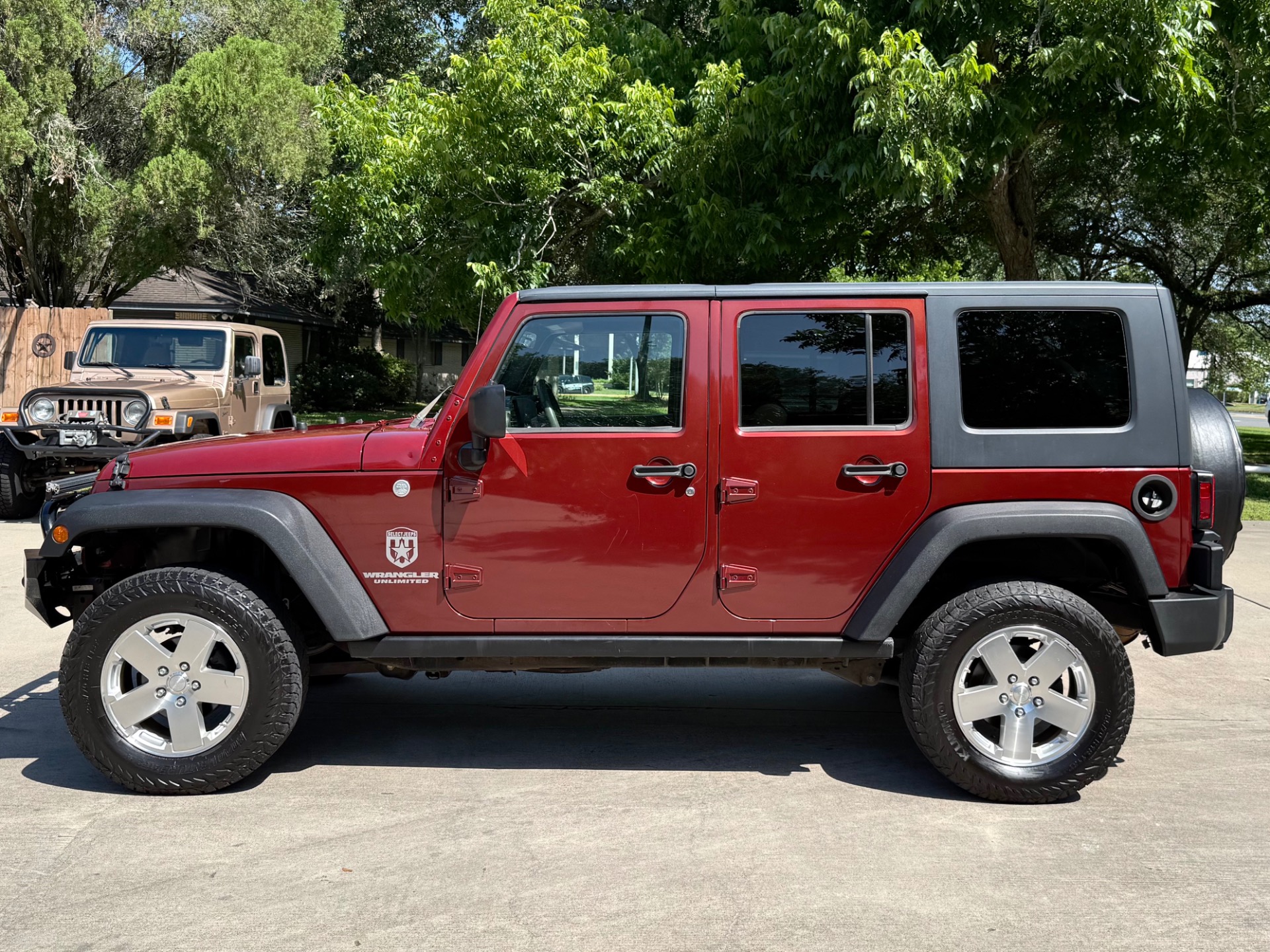 Used-2010-Jeep-Wrangler-Unlimited-Sport