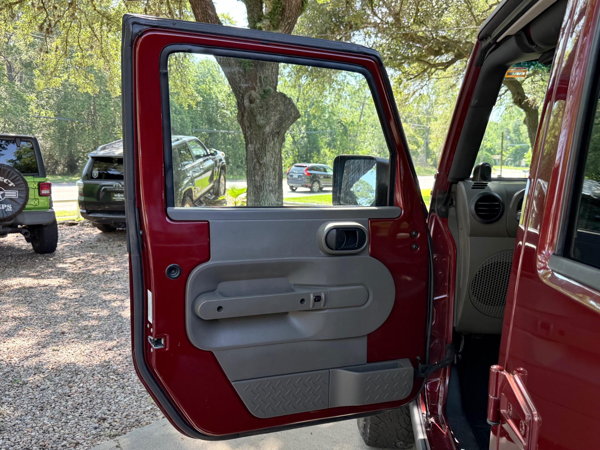 Used-2010-Jeep-Wrangler-Unlimited-Sport