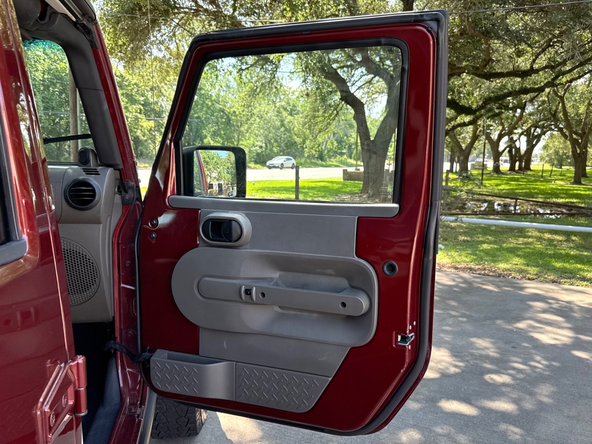 Used-2010-Jeep-Wrangler-Unlimited-Sport
