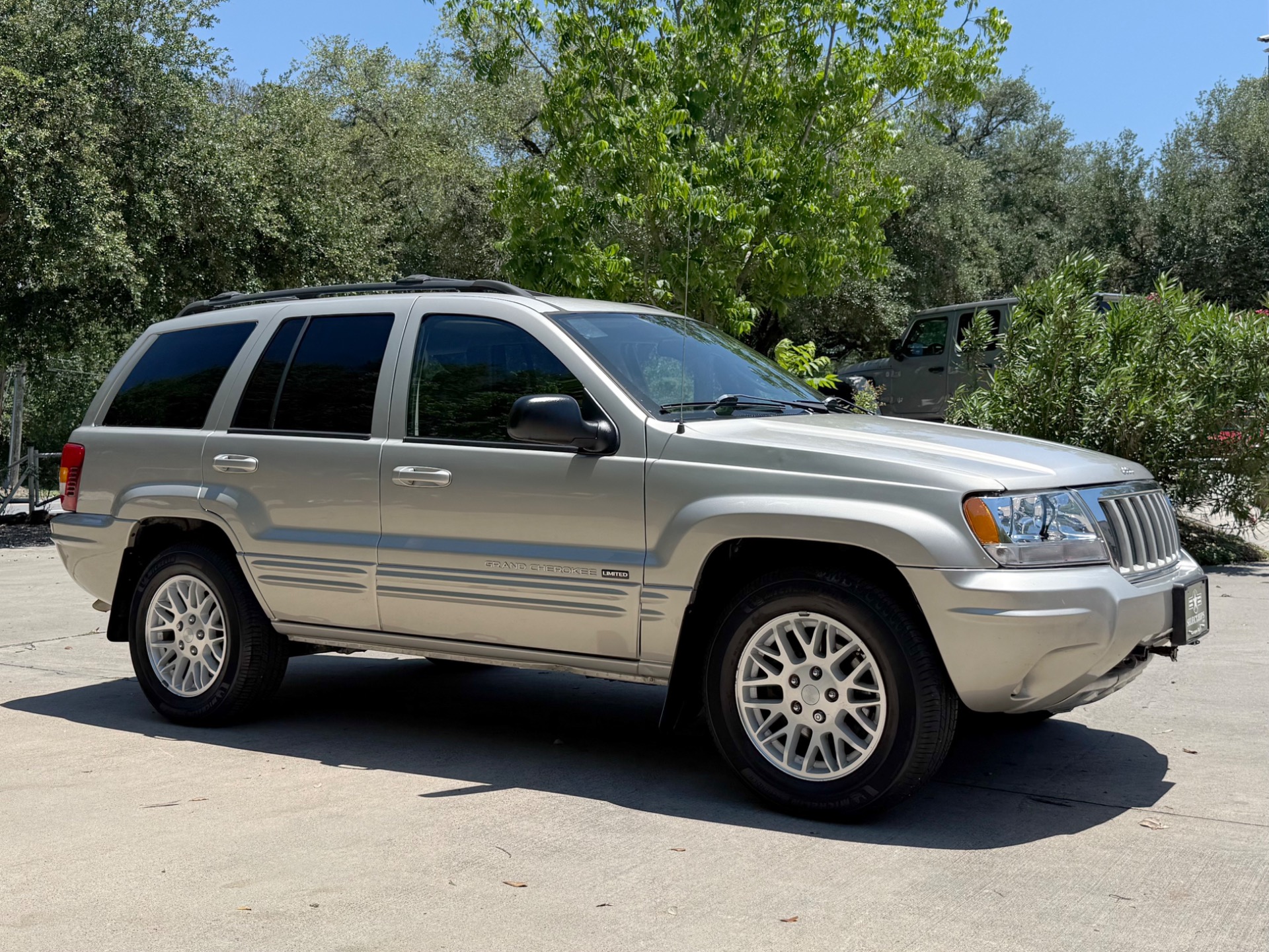 Used-2004-Jeep-Grand-Cherokee-Limited