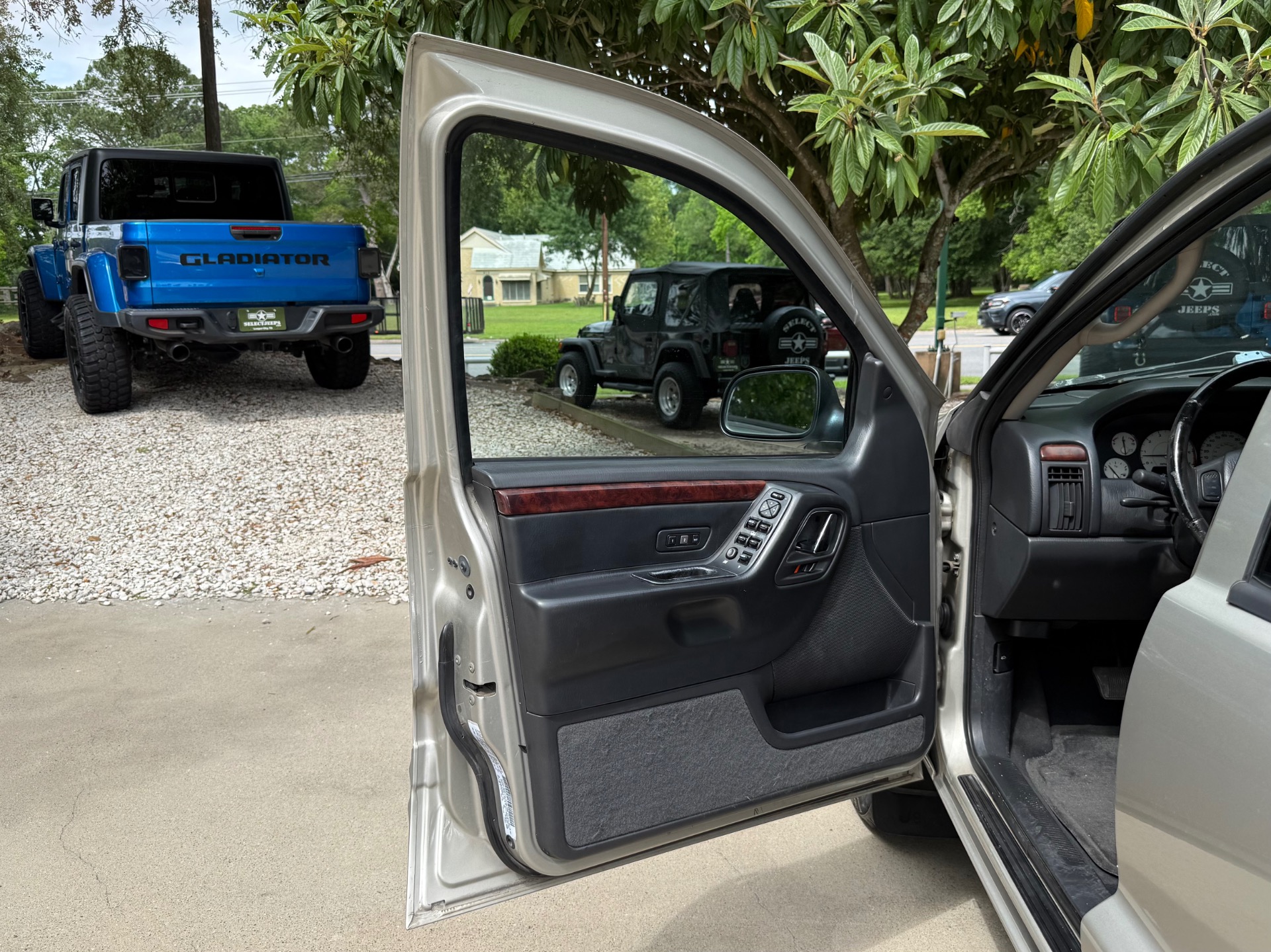 Used-2004-Jeep-Grand-Cherokee-Limited